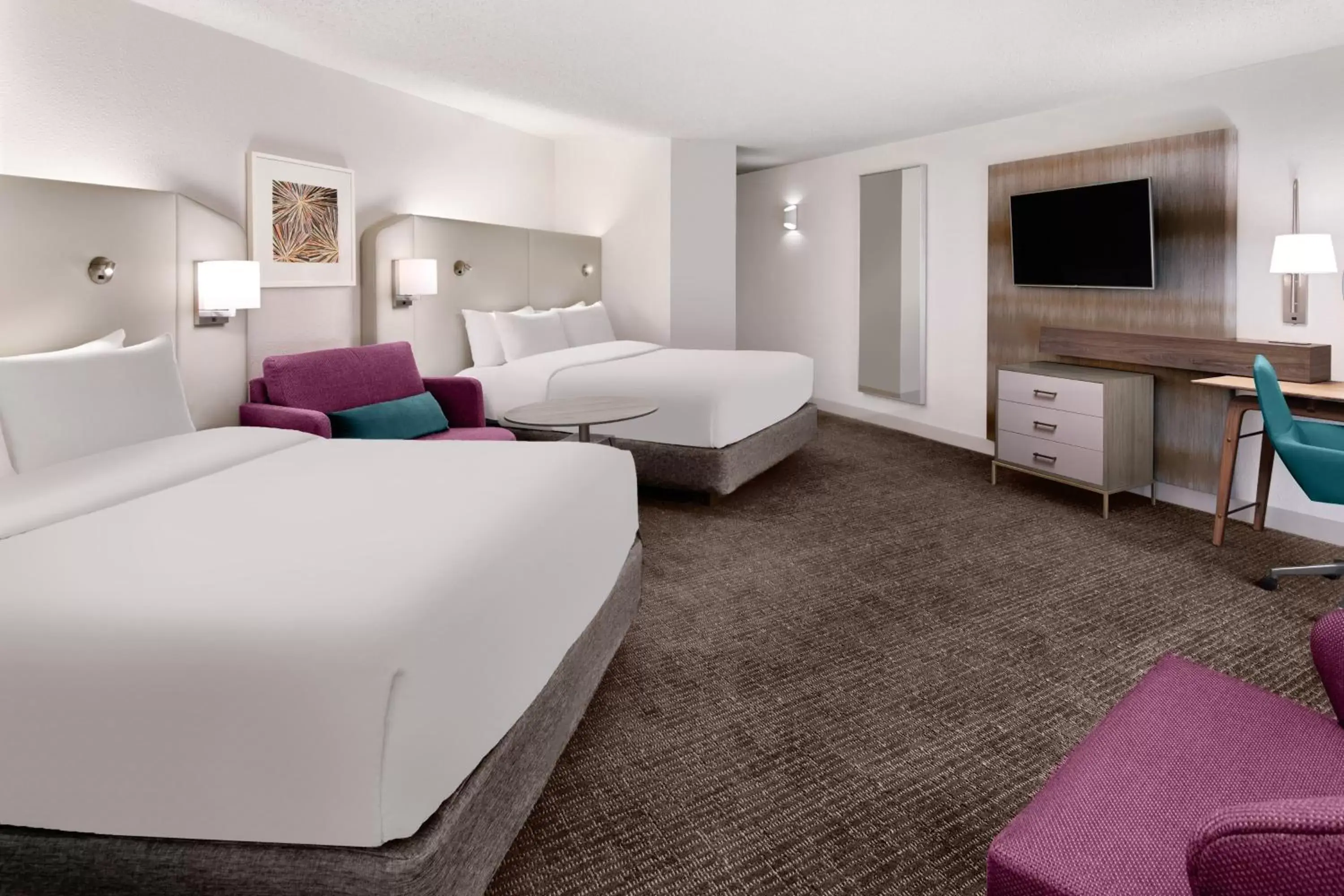 Photo of the whole room, Bed in Crowne Plaza Hotel Atlanta Perimeter at Ravinia, an IHG Hotel