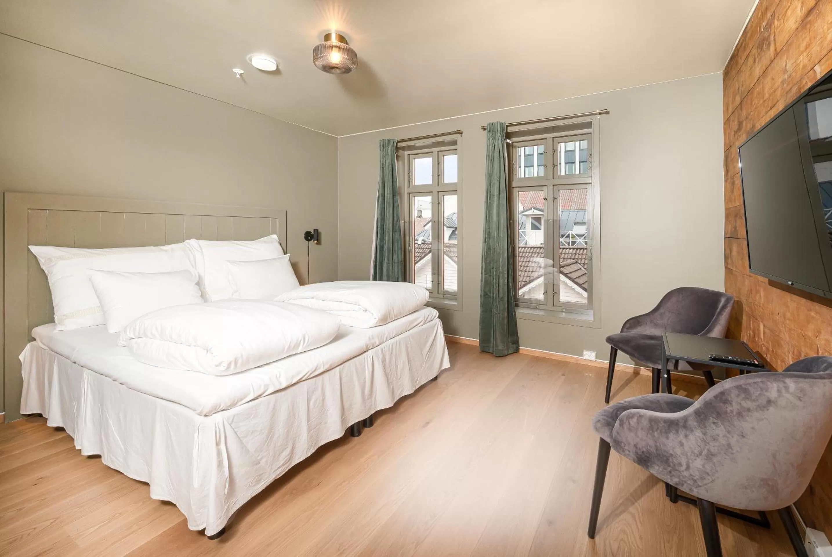 Photo of the whole room, Bed in GamlaVærket Gjæstgiveri og Tracteringssted