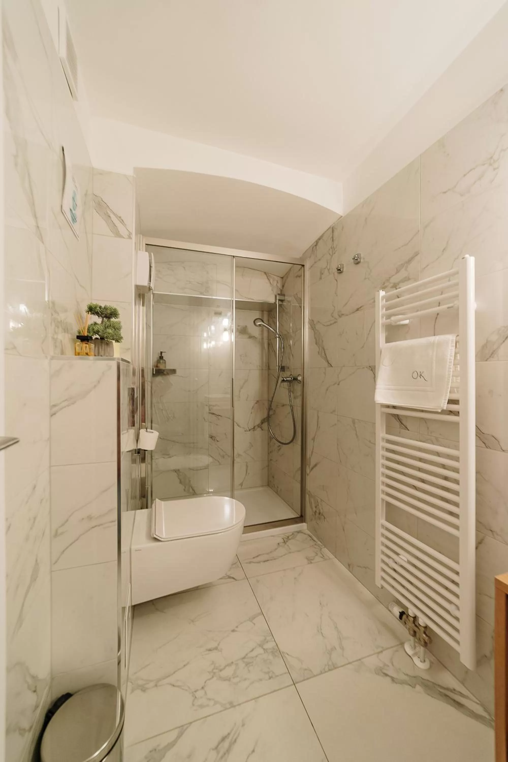 Bathroom in Operna klet Ljubljana