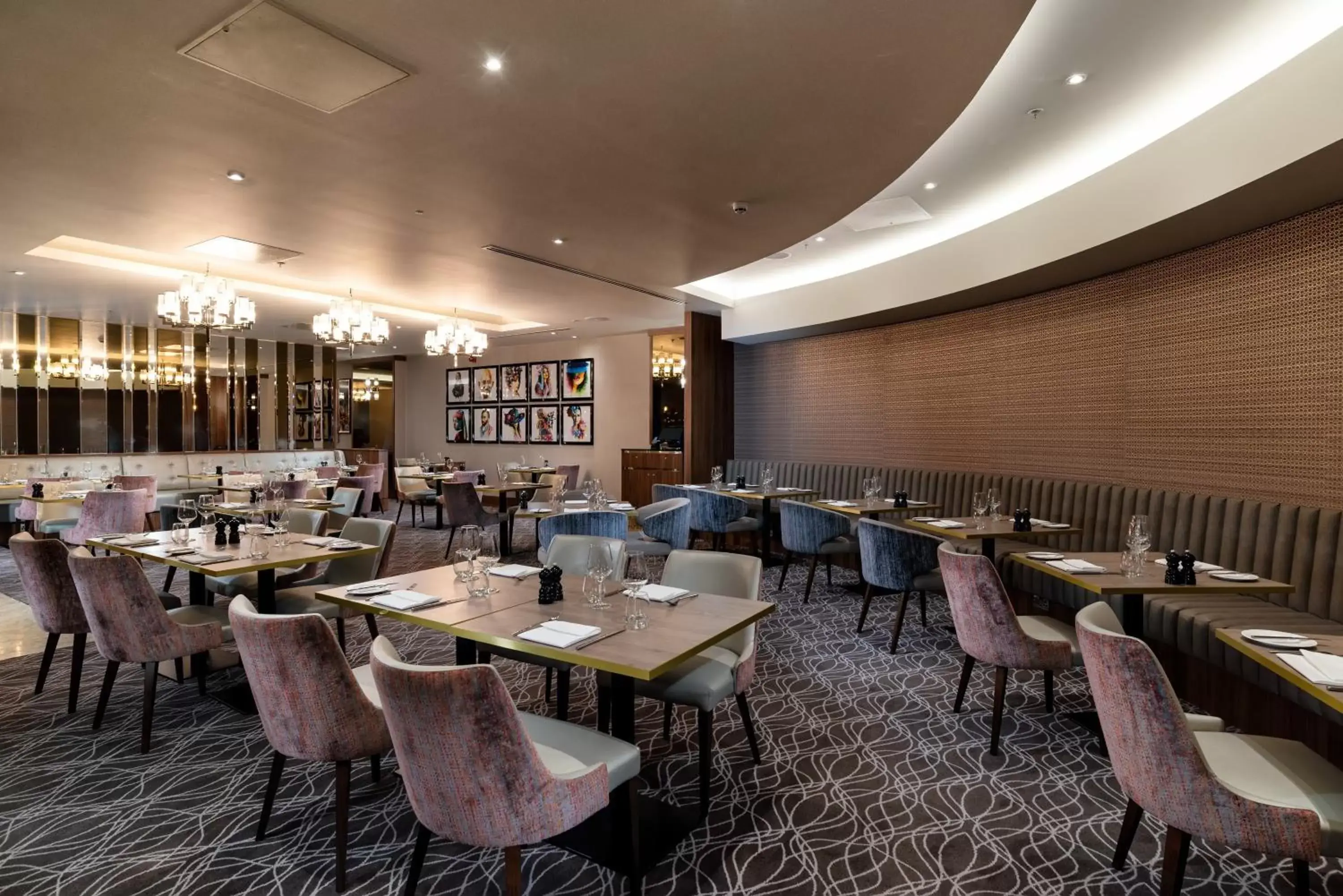 Restaurant/Places to Eat in Crowne Plaza London Heathrow T4, an IHG Hotel