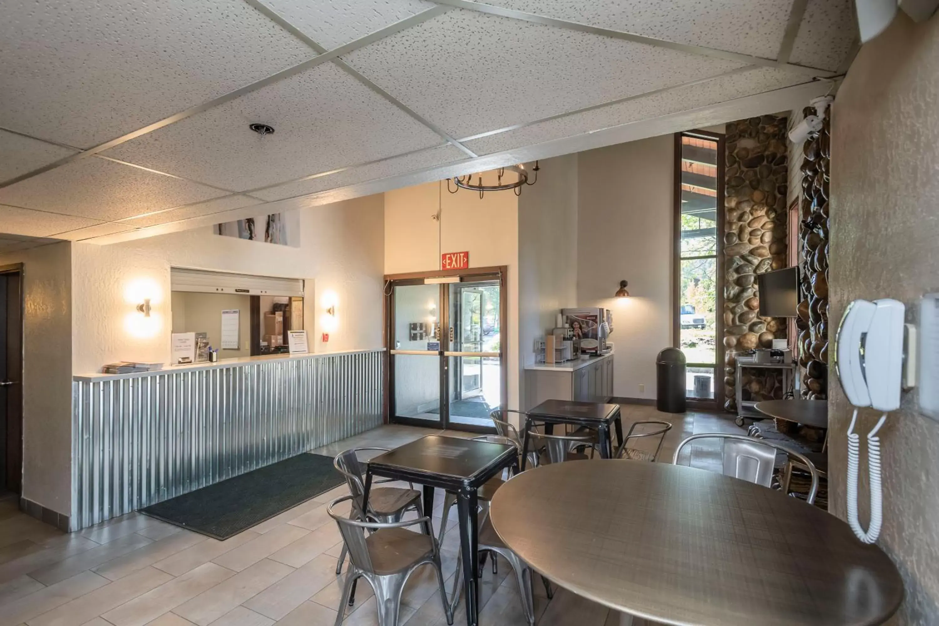 Lobby or reception, Restaurant/Places to Eat in Inn At Truckee