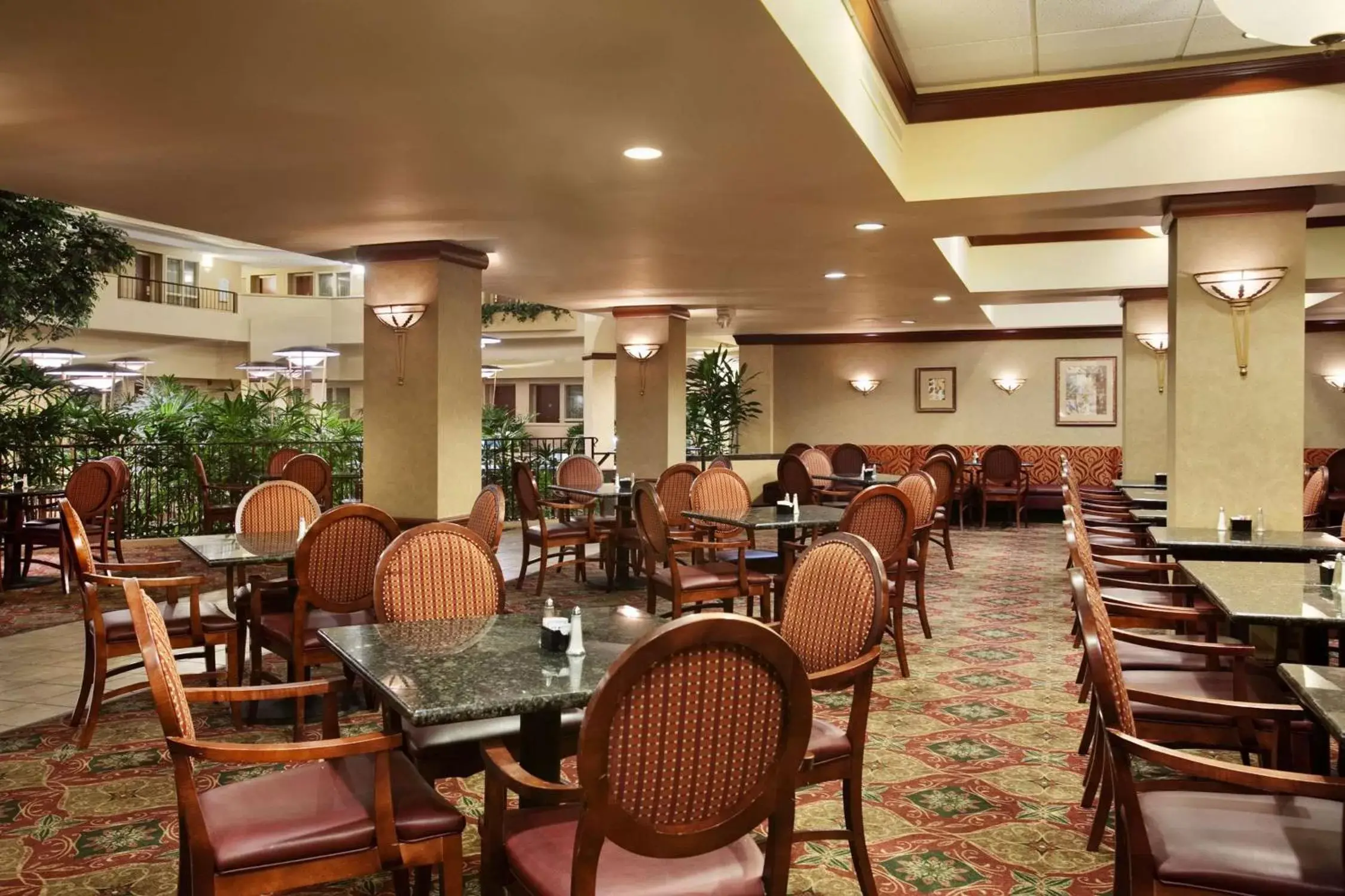 Restaurant/Places to Eat in Embassy Suites by Hilton Columbia Greystone