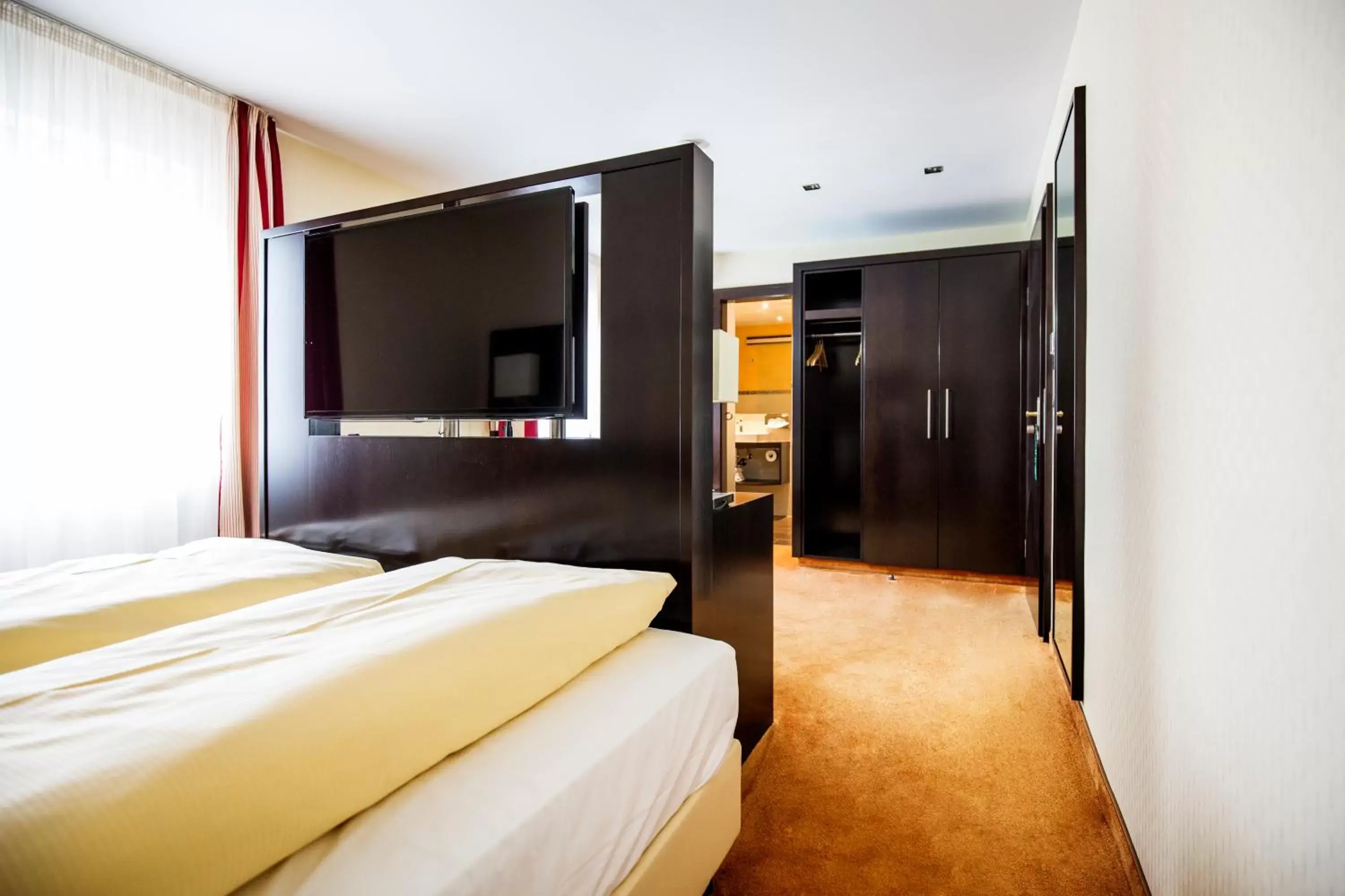 Bed in Hotel Adler - Paulas Alb