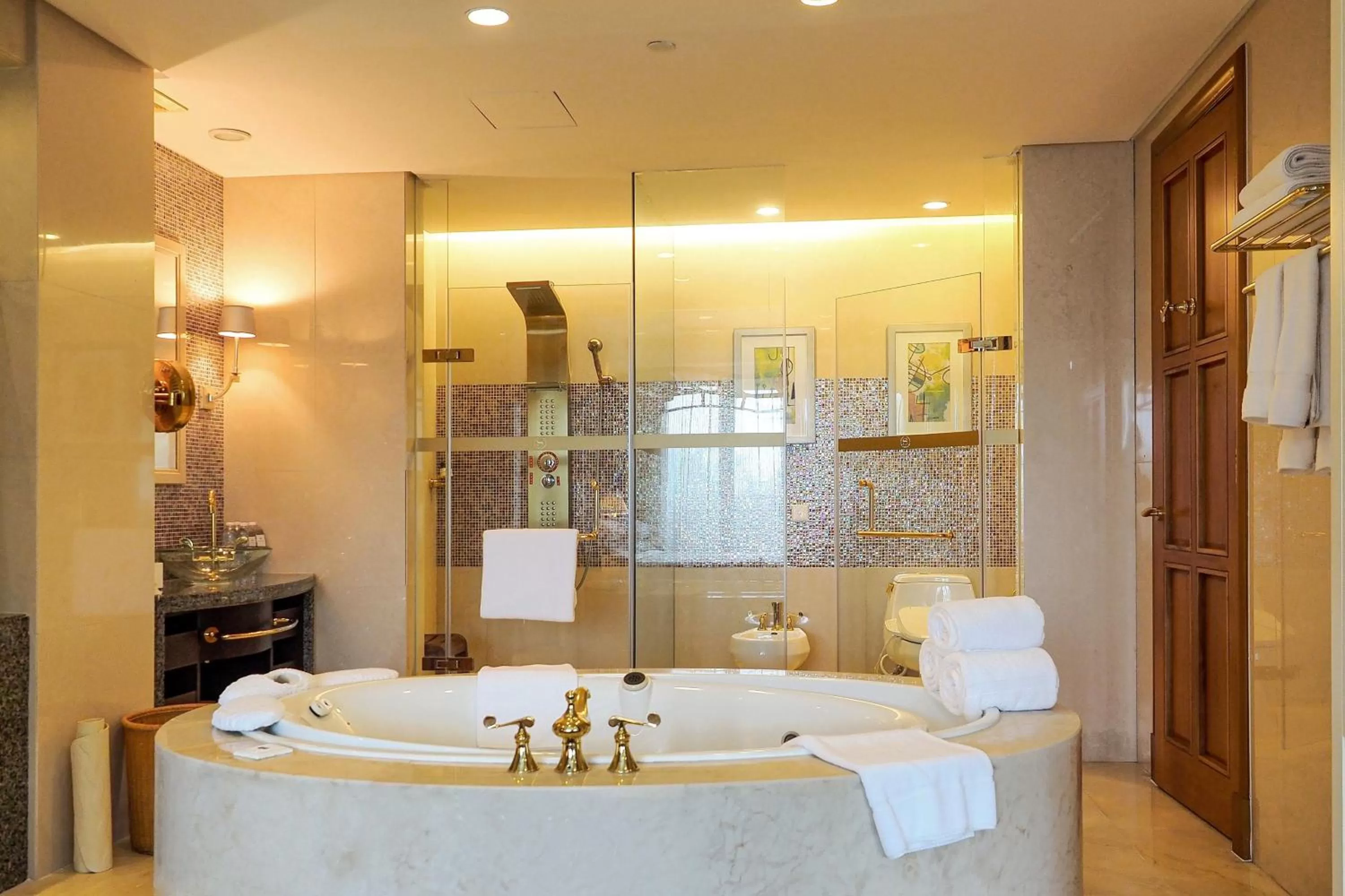 Bathroom in Sheraton Haikou Hotel