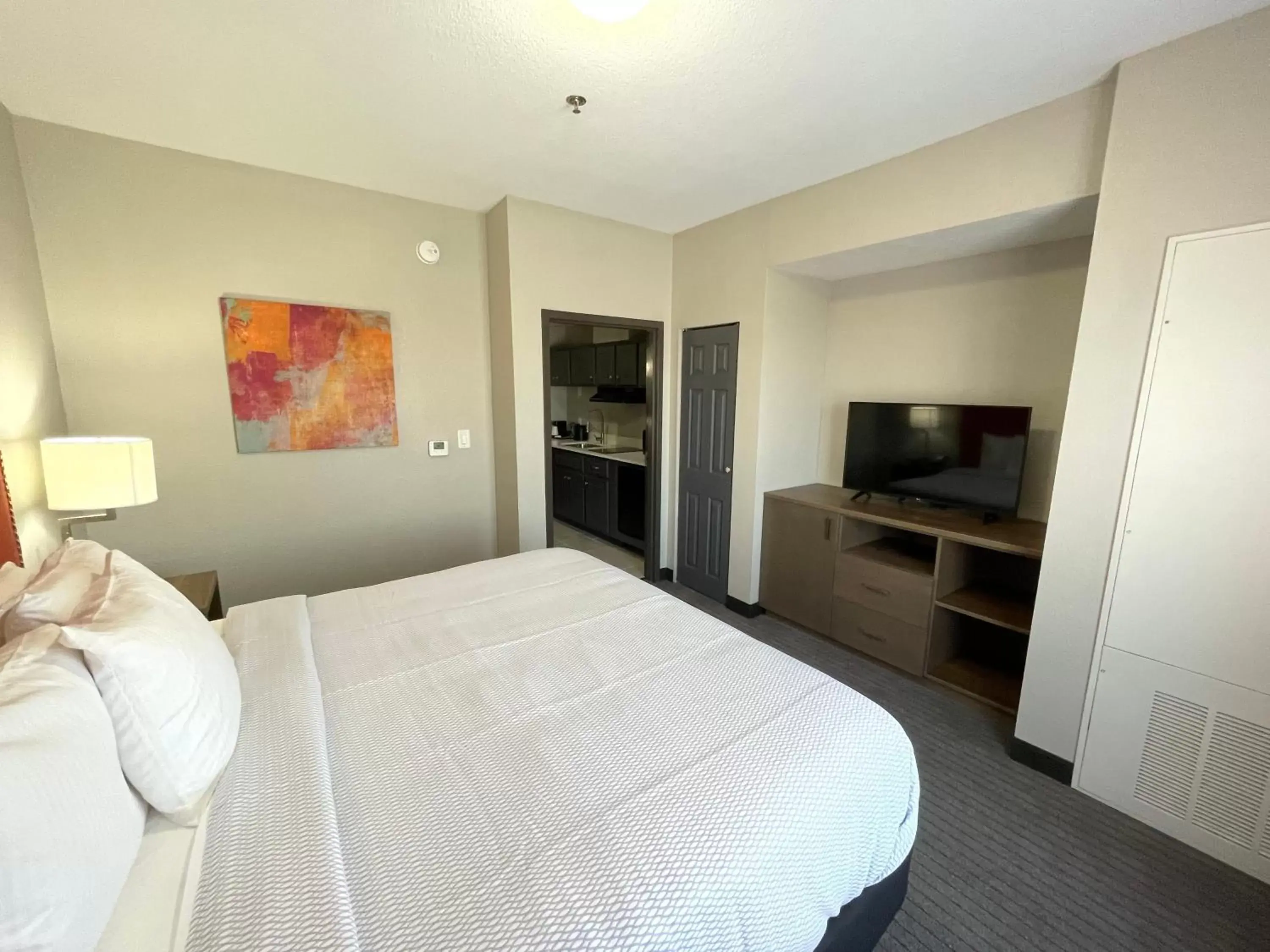 Bedroom, Bed in La Quinta Inn & Suites by Wyndham Augusta Near Fort Gordon