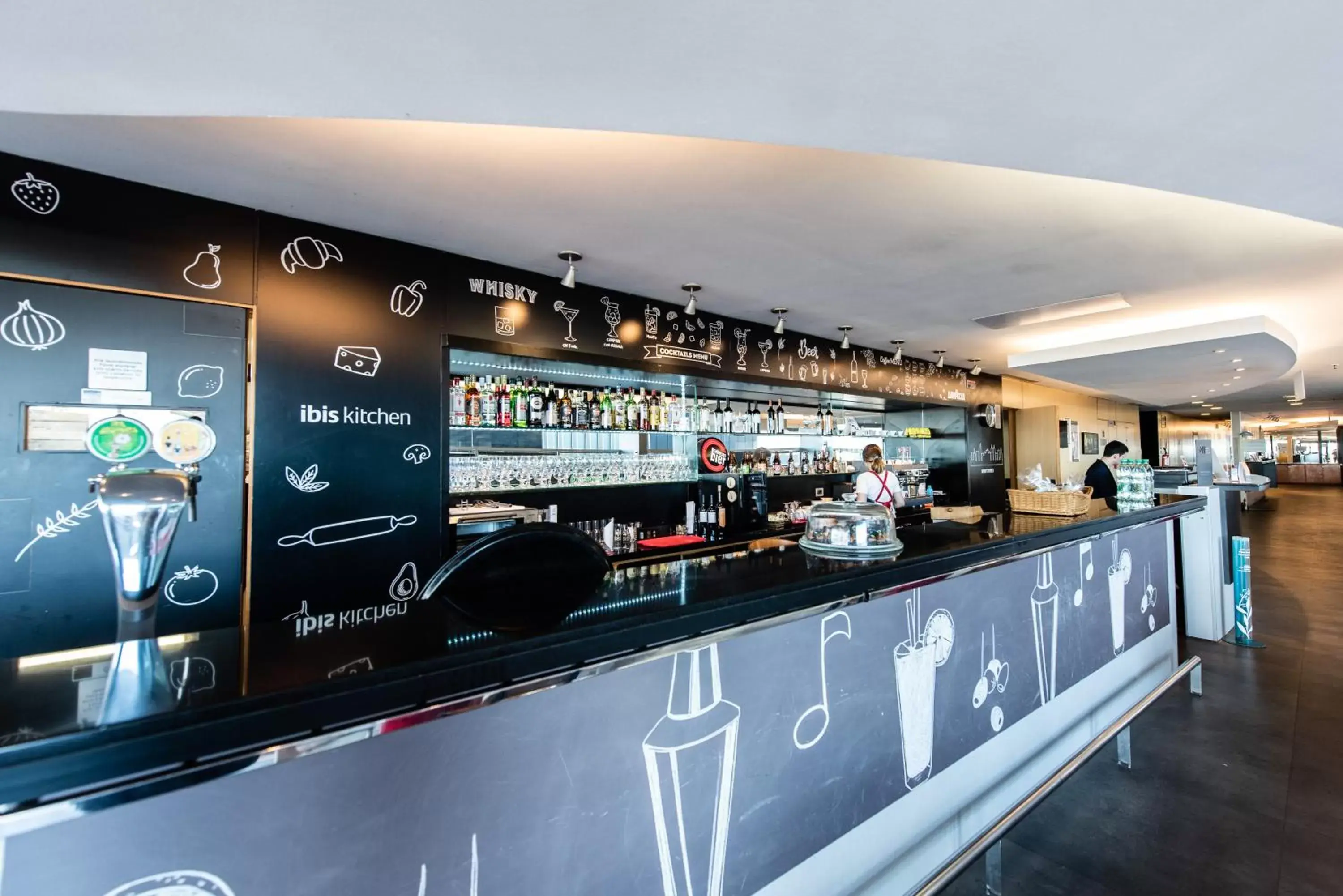 Lounge or bar in ibis Montevideo Rambla