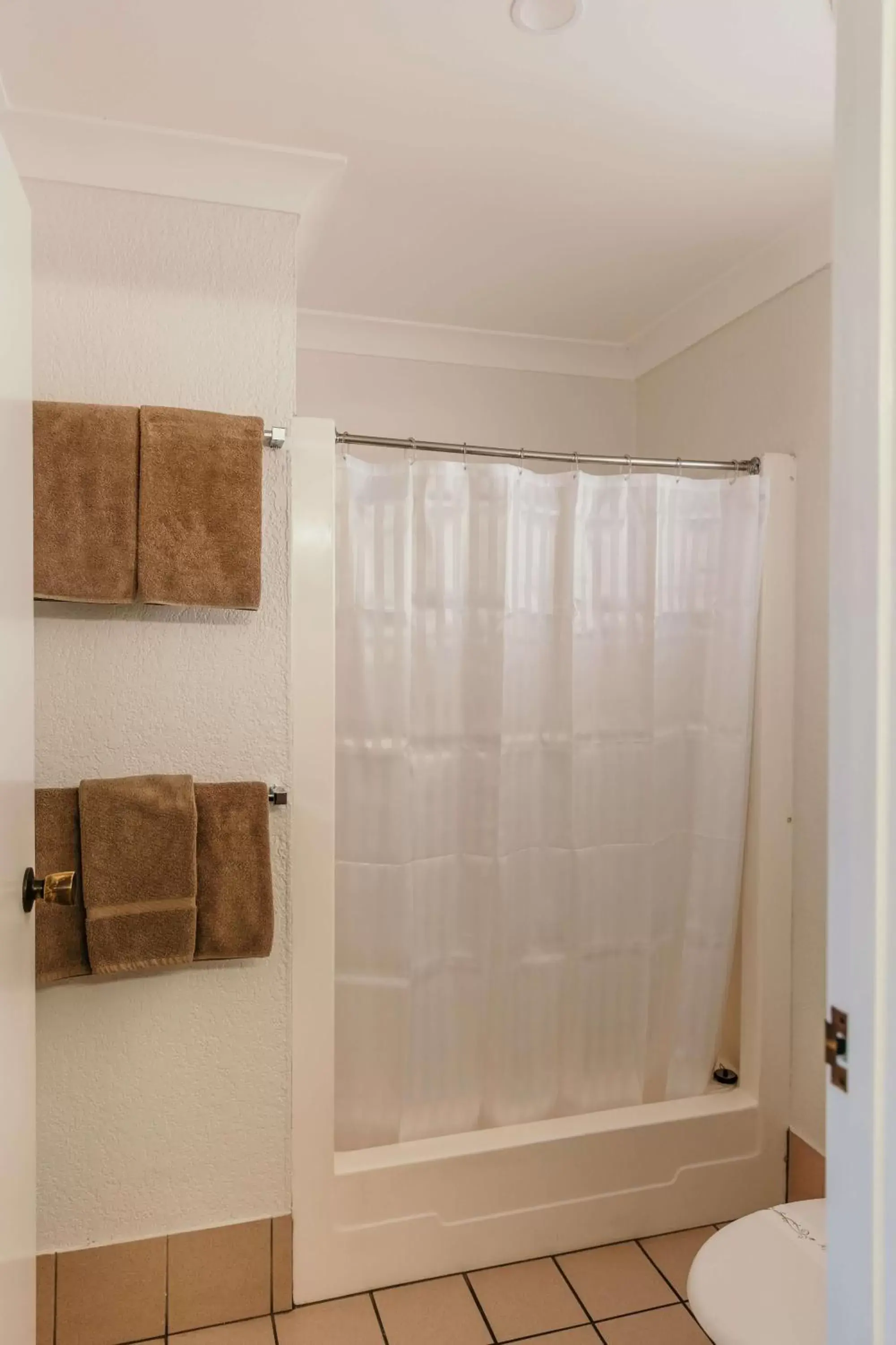 Shower, Bathroom in Outback Motel Mt Isa