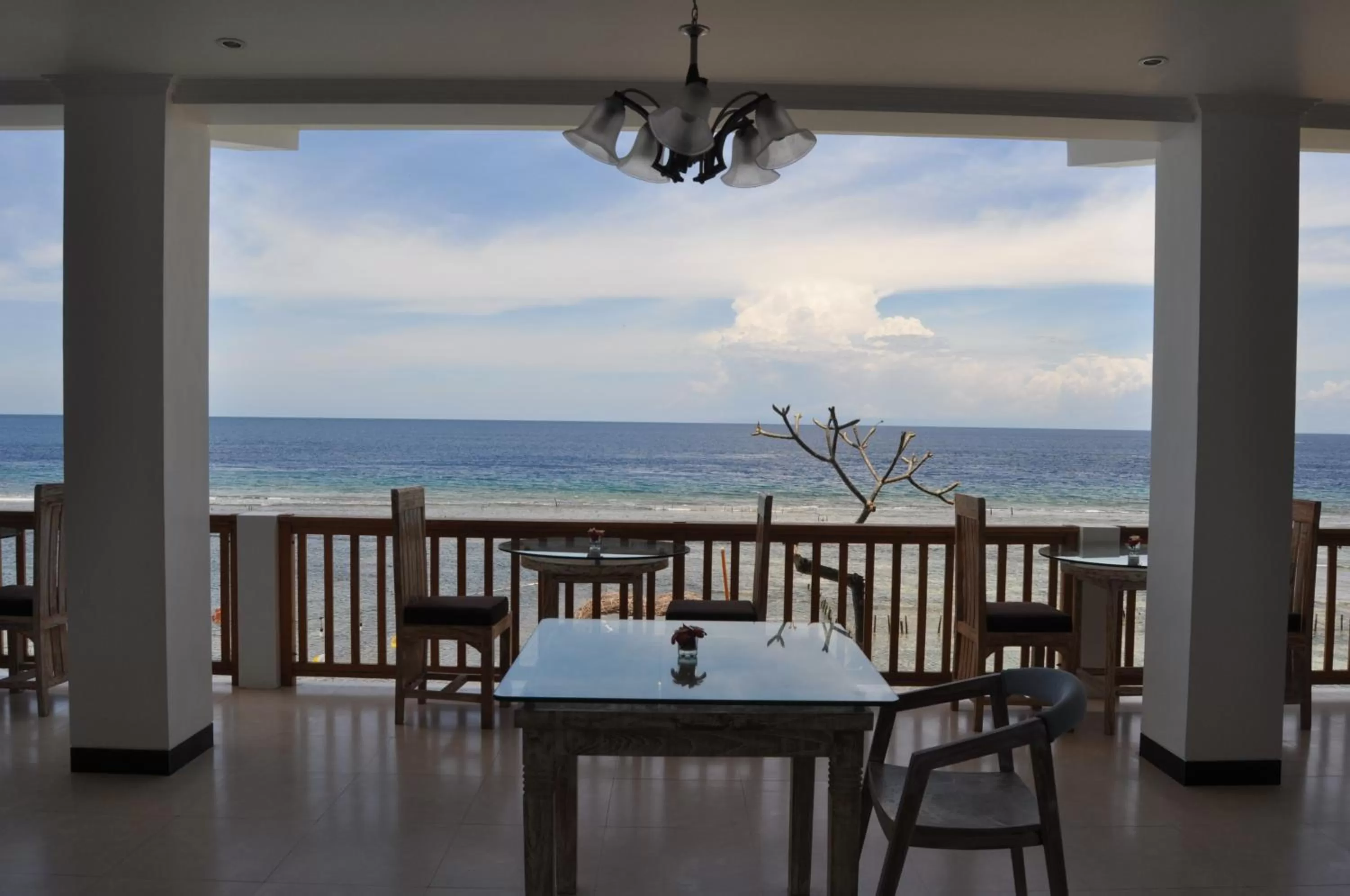 Restaurant/places to eat in SUITE OCEAN BLUE