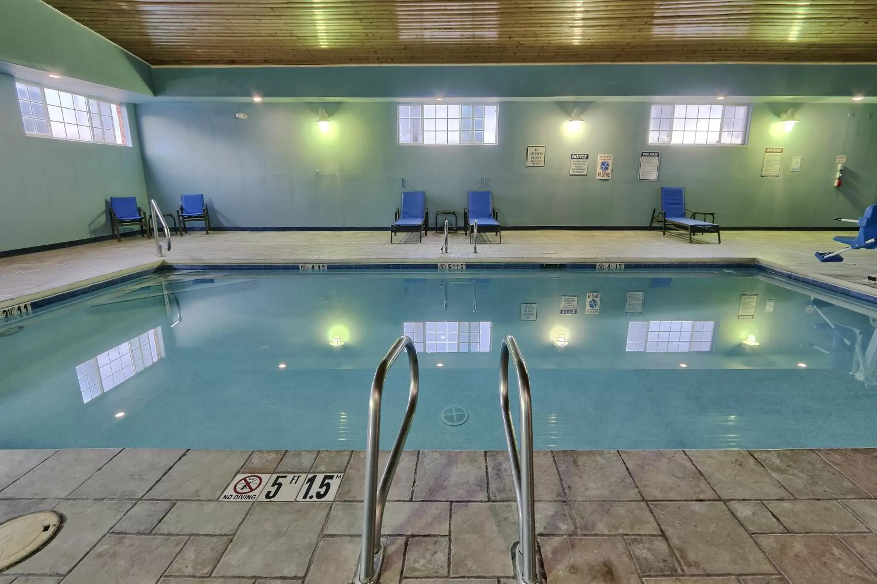 Swimming Pool in Holiday Inn Express Santa Rosa, an IHG Hotel