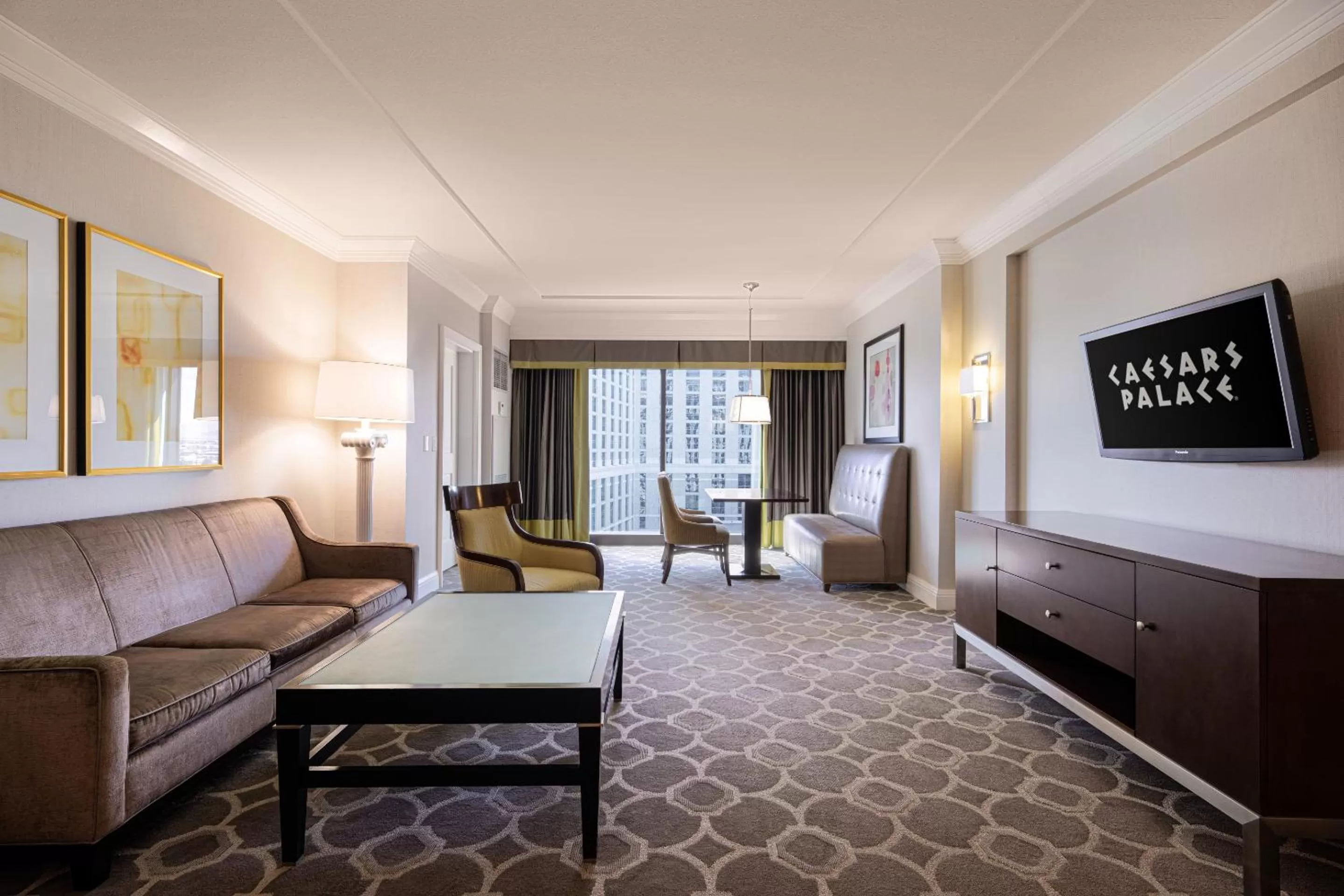 Living room, Bed in Caesars Palace Hotel & Casino