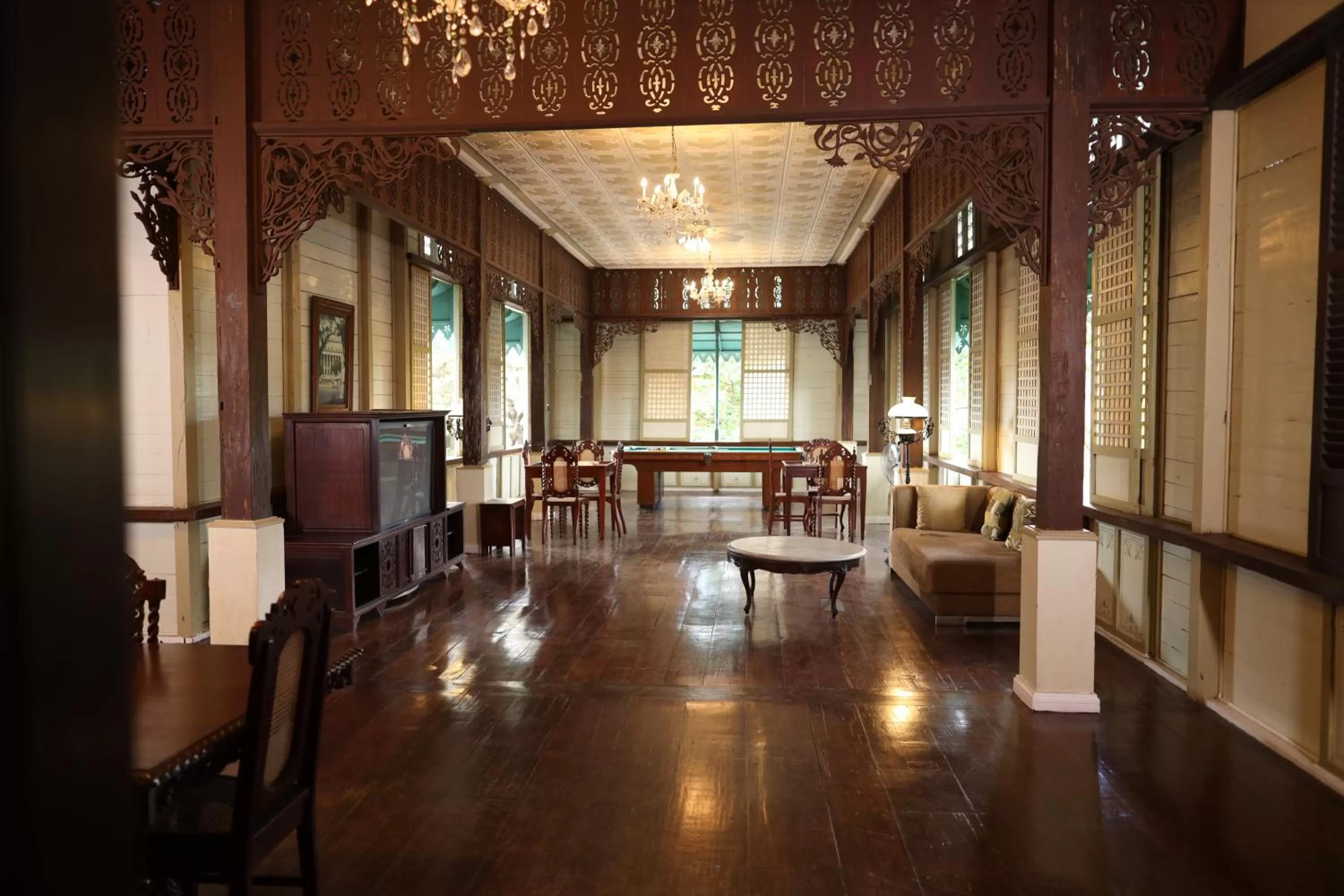 Living room in Las Casas Filipinas de Acuzar