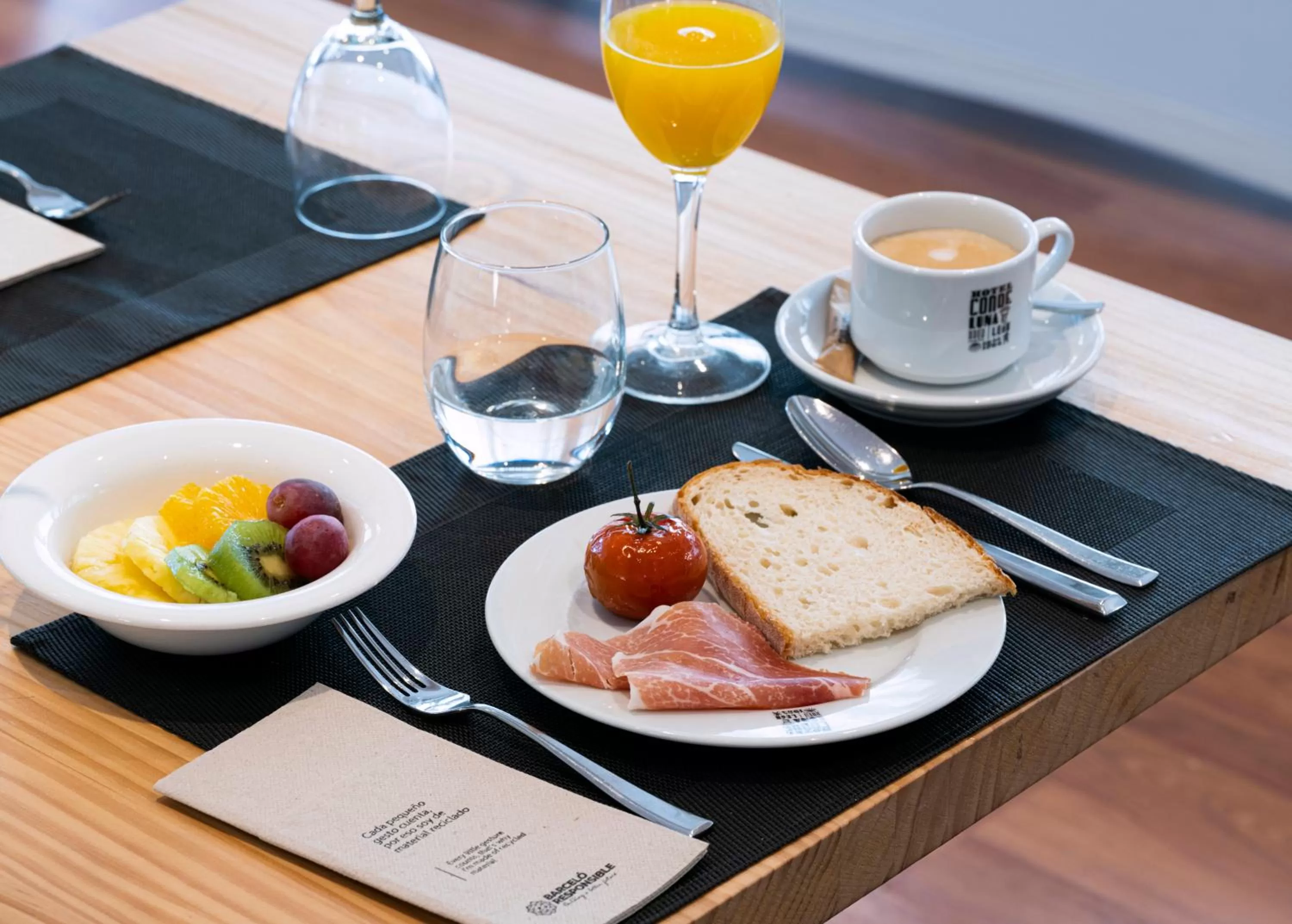 Breakfast in Barceló León Conde Luna