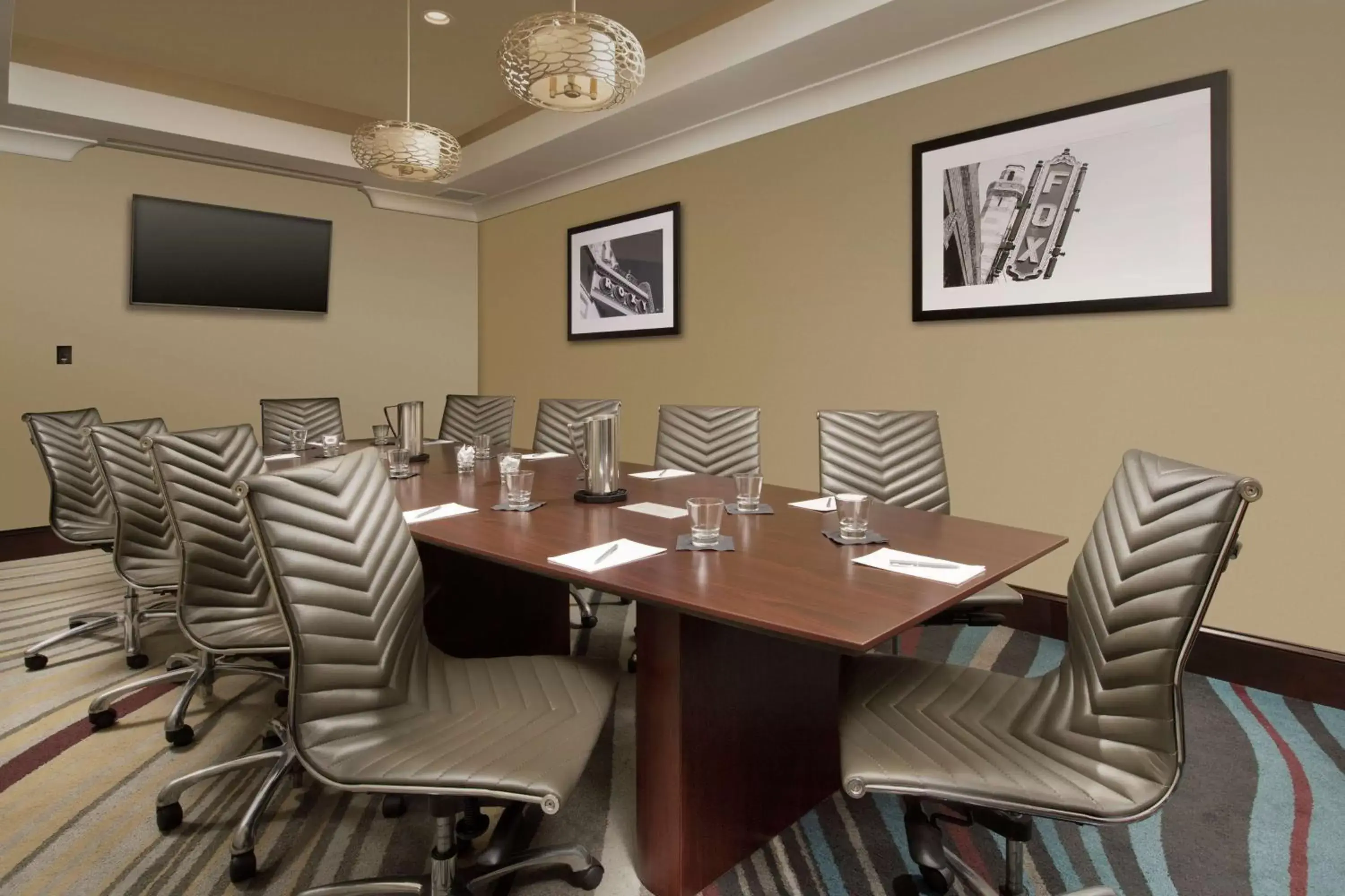 Meeting/conference room, Restaurant/Places to Eat in Embassy Suites by Hilton Atlanta Airport