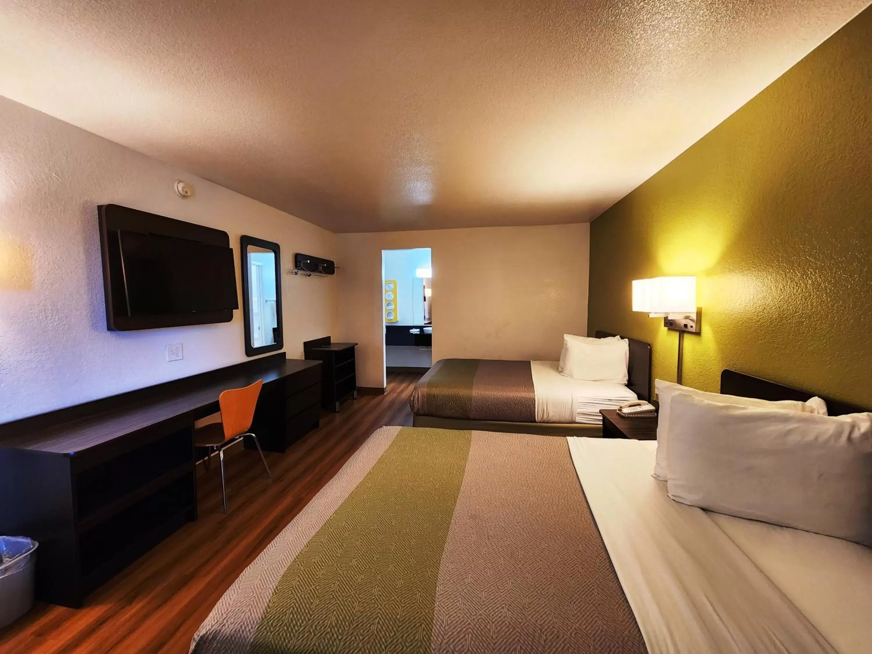 Queen Room with Two Queen Beds in Motel 6-Baytown, TX - Baytown East Queen Room with Two Queen Beds in Motel 6-Baytown, TX - Baytown East