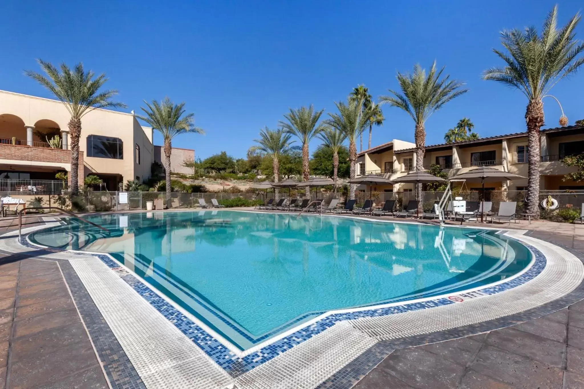 Swimming Pool in Omni Tucson National Resort