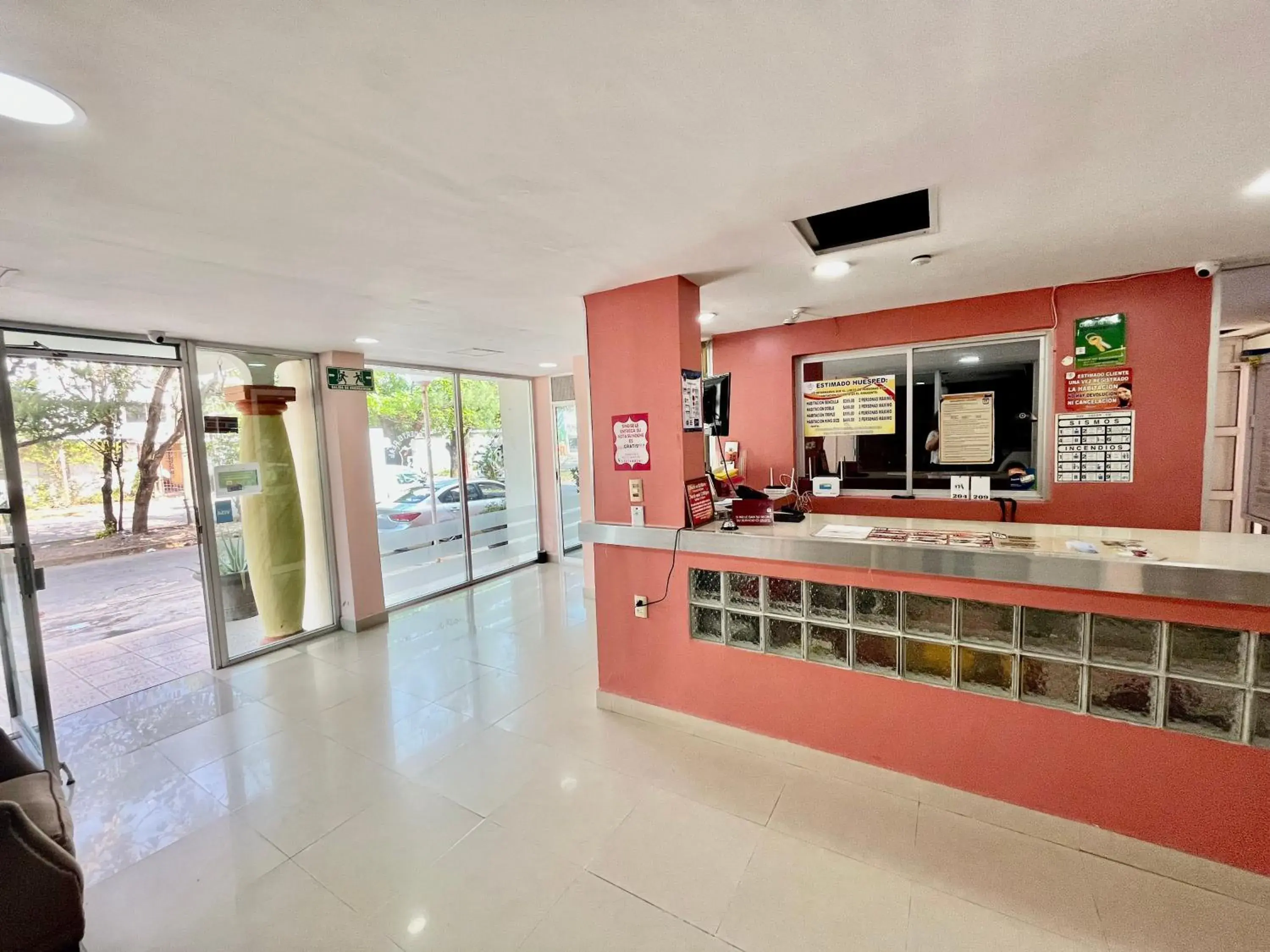 Lobby or reception, Lobby/Reception in OYO Hotel Puerto Real Coatzacoalcos
