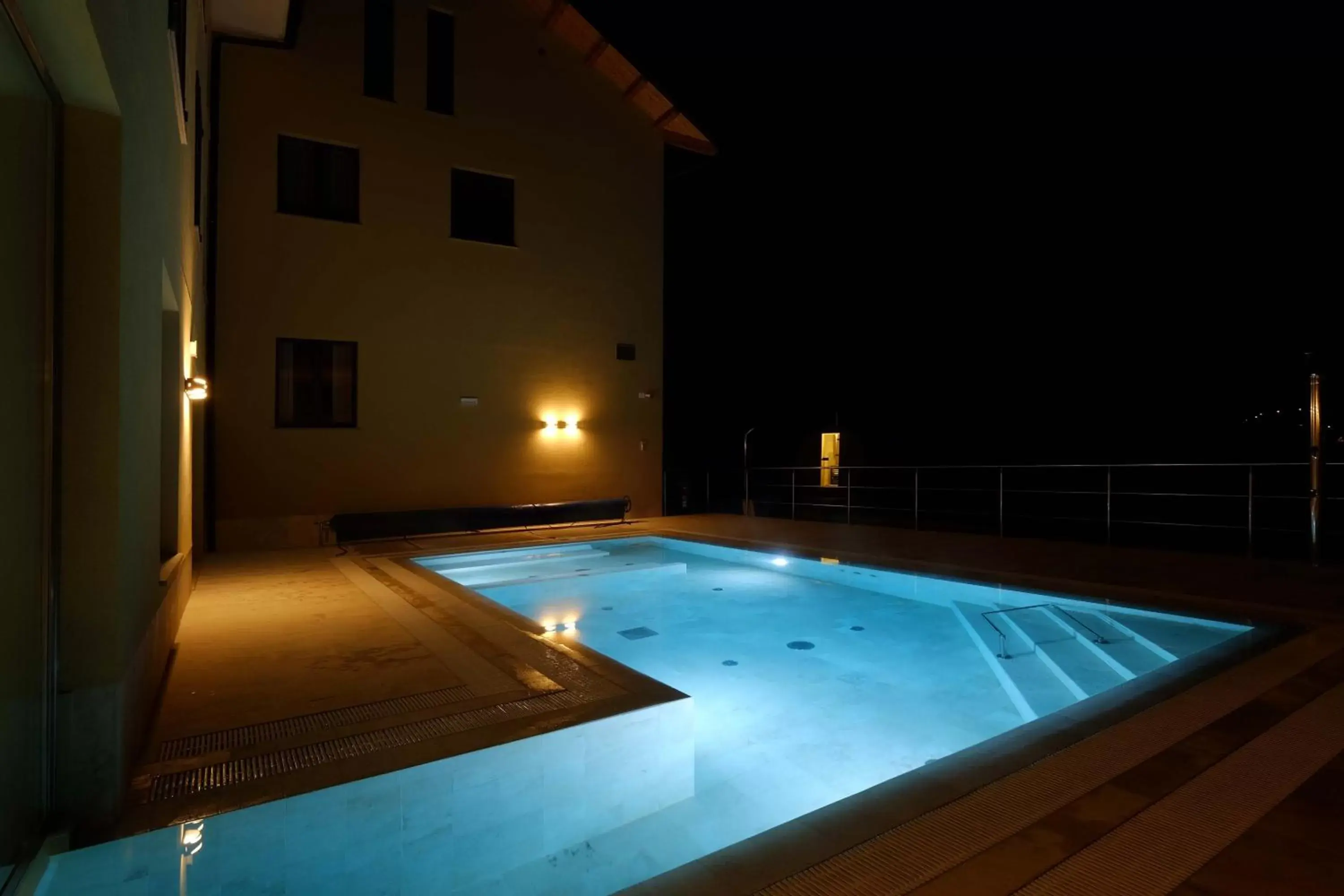 Hot Tub, Swimming Pool in SPA Roero Relax Resort