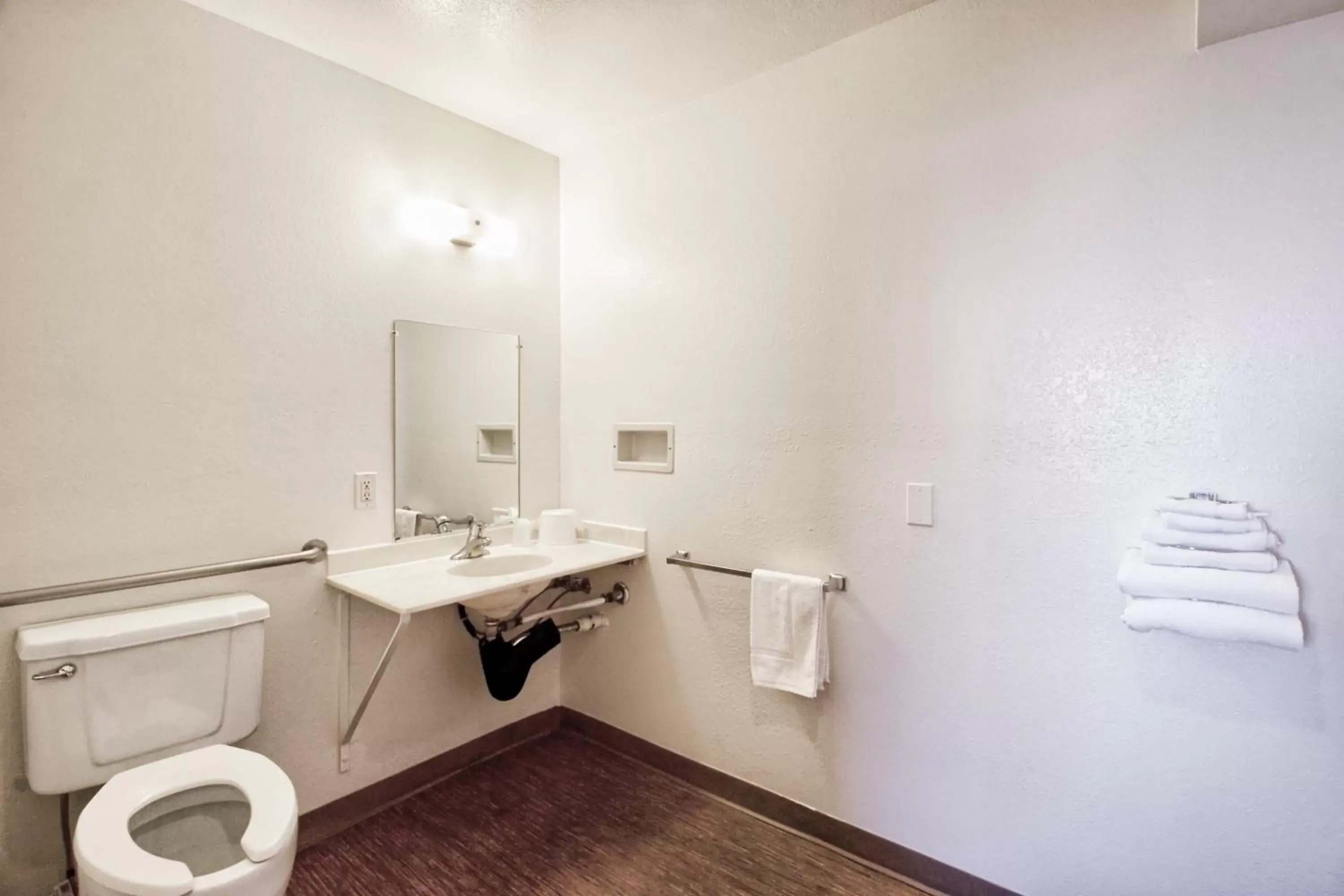 Bathroom in Motel 6-Pendleton, OR