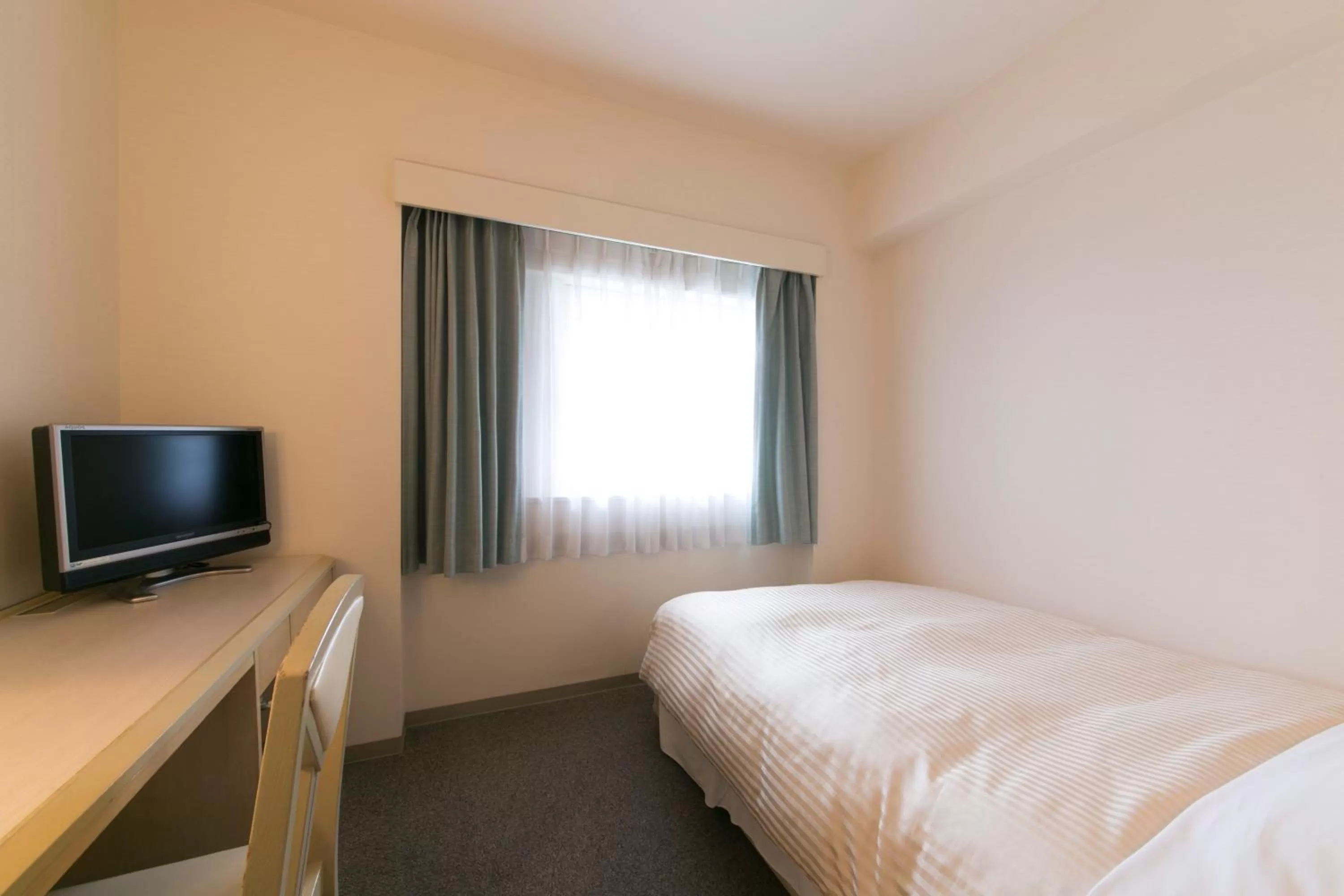 Bedroom, Bed in Shin Osaka Washington Hotel Plaza