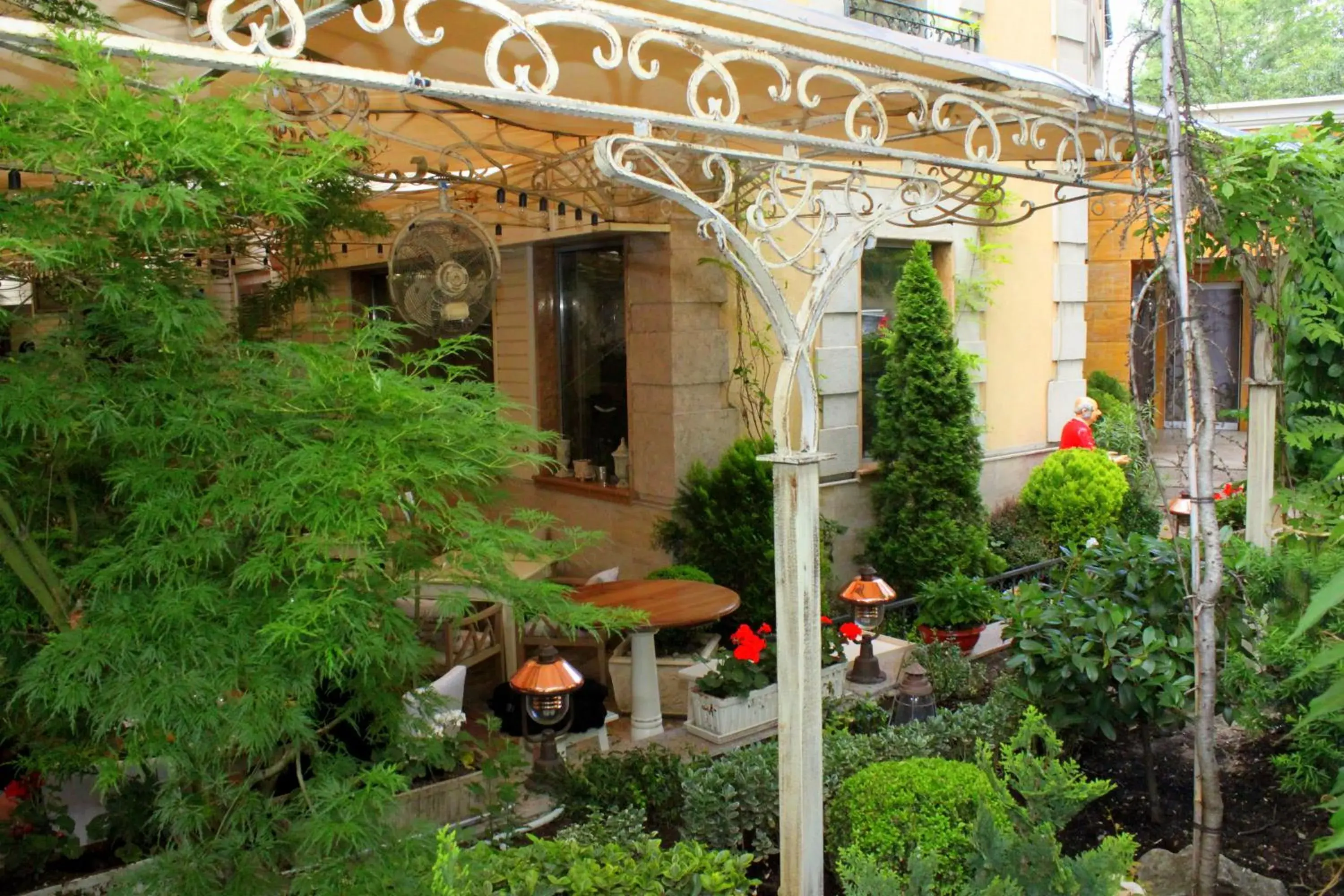 Garden in Meg-Lozenetz Hotel