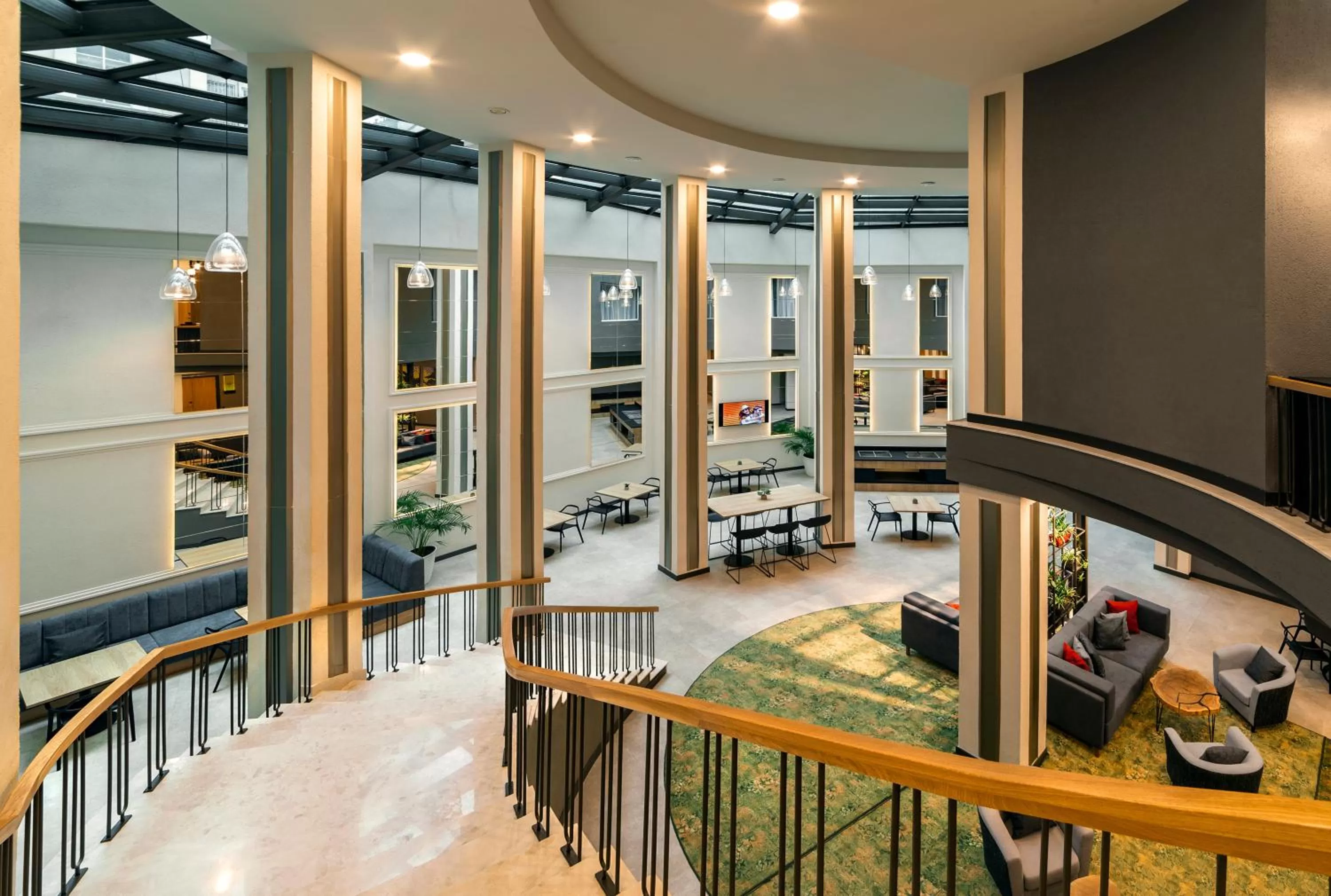 Dining area in Citadines City Centre Tbilisi