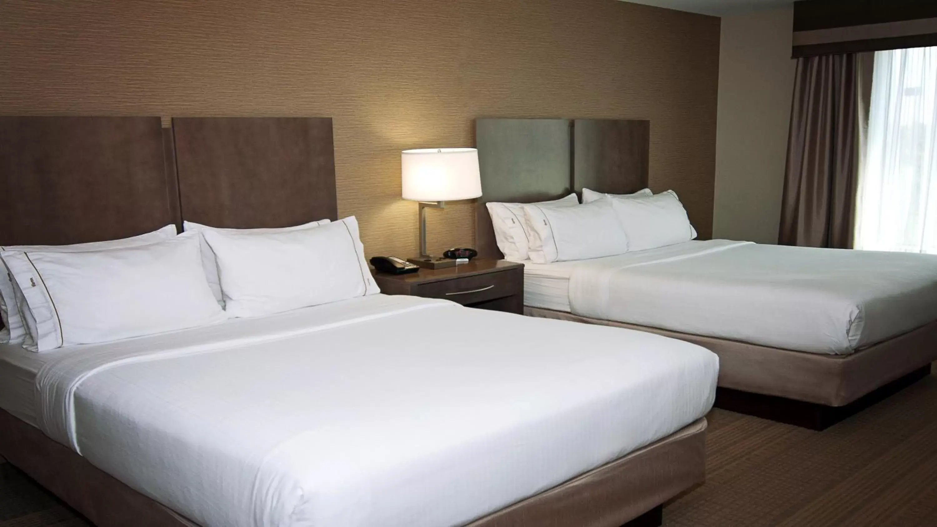 Photo of the whole room, Bed in Holiday Inn Express Hotel & Suites Wichita Northeast, an IHG Hotel