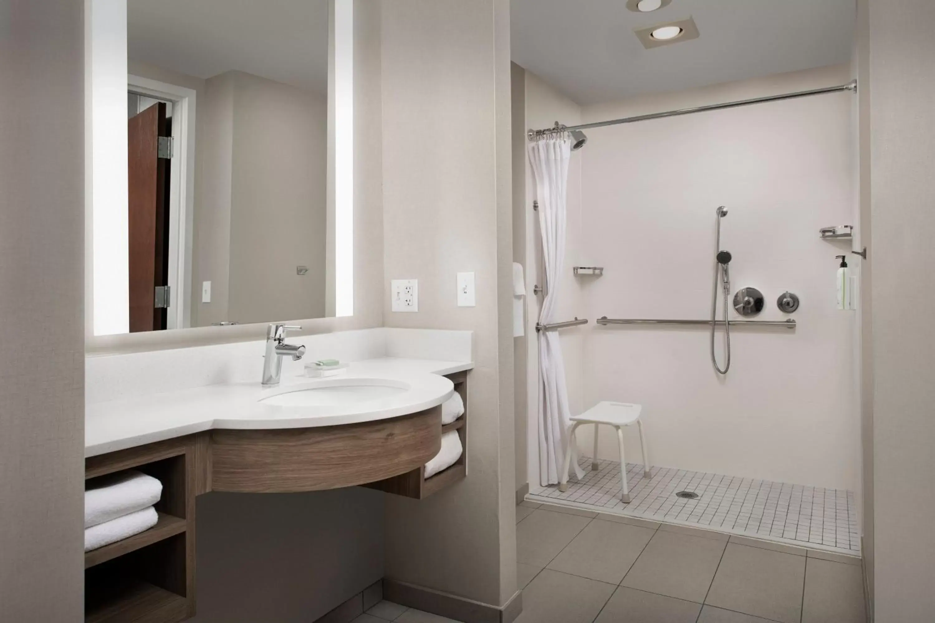 Bathroom in SpringHill Suites by Marriott Boise ParkCenter