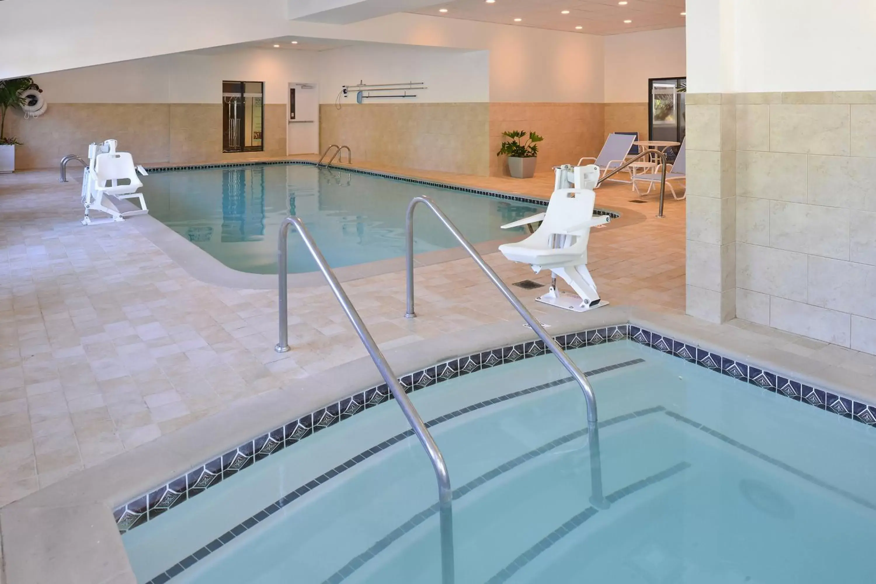 Swimming Pool in Four Points by Sheraton Detroit Metro Airport