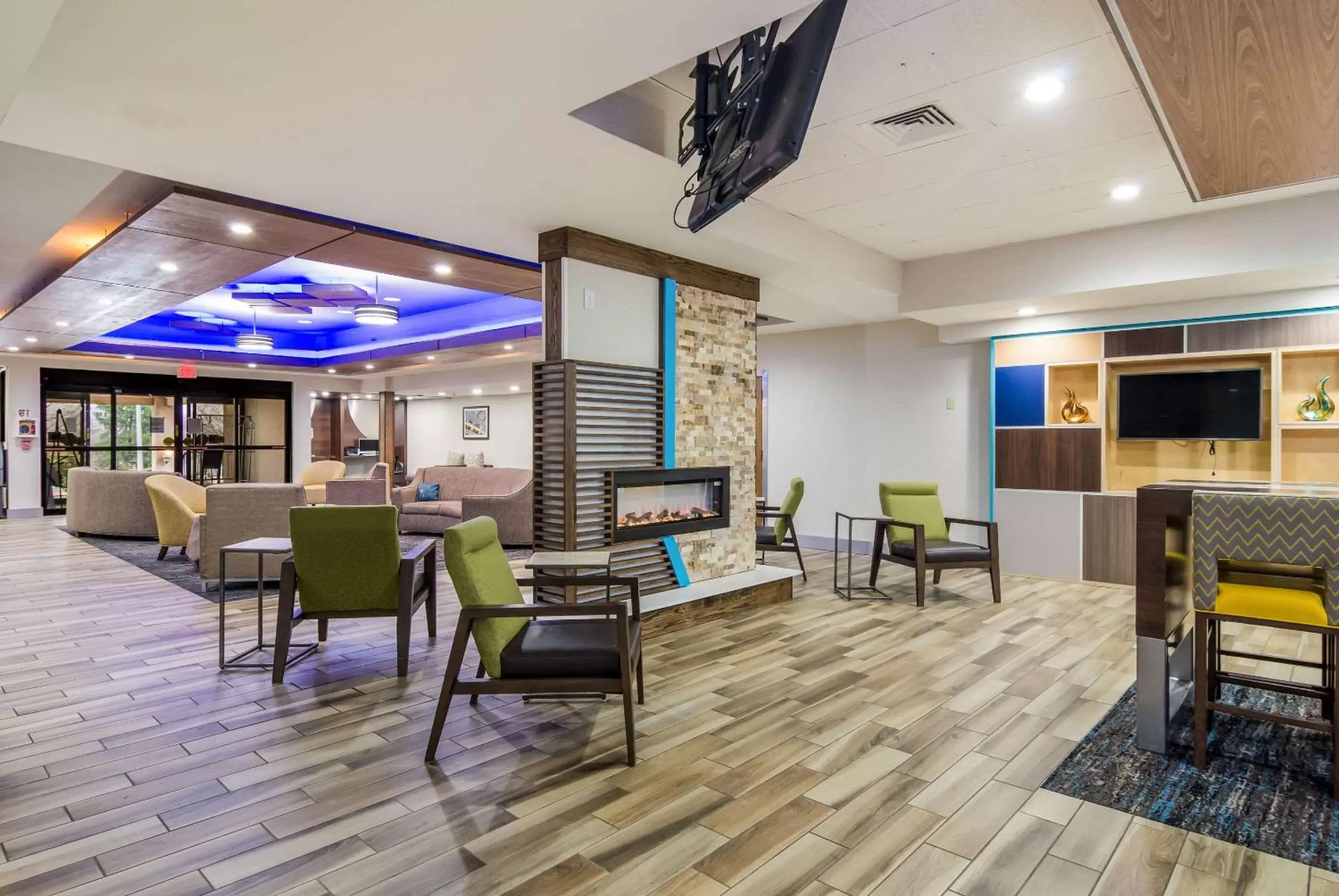 Lobby or reception, Restaurant/Places to Eat in Comfort Inn and Suites Pittsburgh