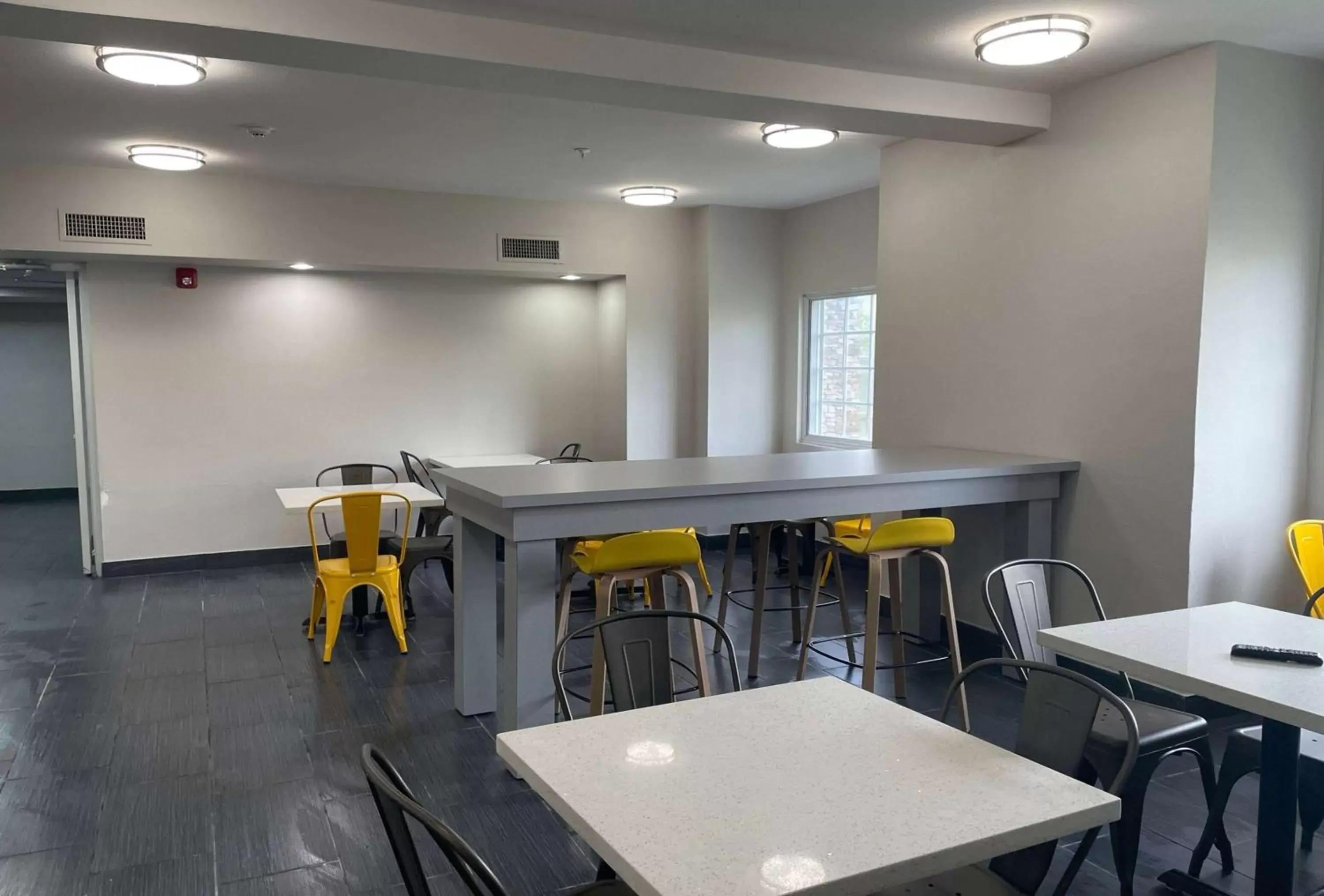 Breakfast in Microtel Inn & Suites by Wyndham Bossier City Breakfast in Microtel Inn & Suites by Wyndham Bossier City