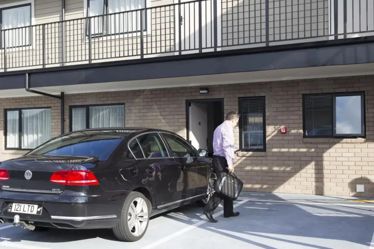 Facade/entrance in Brooklyn Motor Lodge