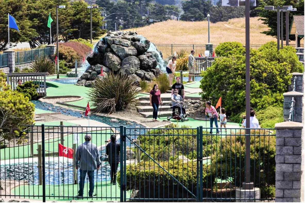 Minigolf in Emerald Dolphin Inn & Mini Golf