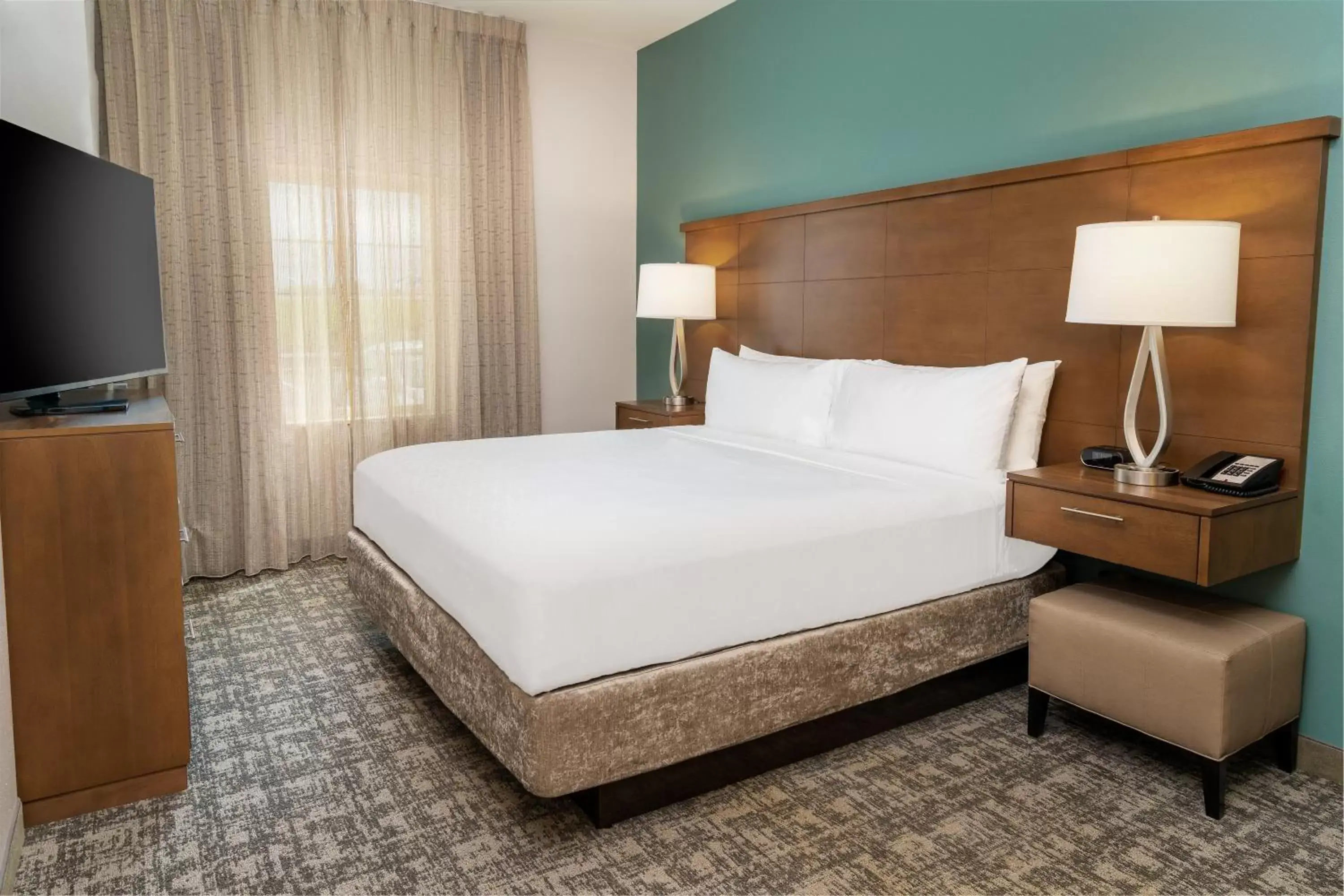 Photo of the whole room, Bed in Staybridge Suites - Nashville - Franklin, an IHG Hotel