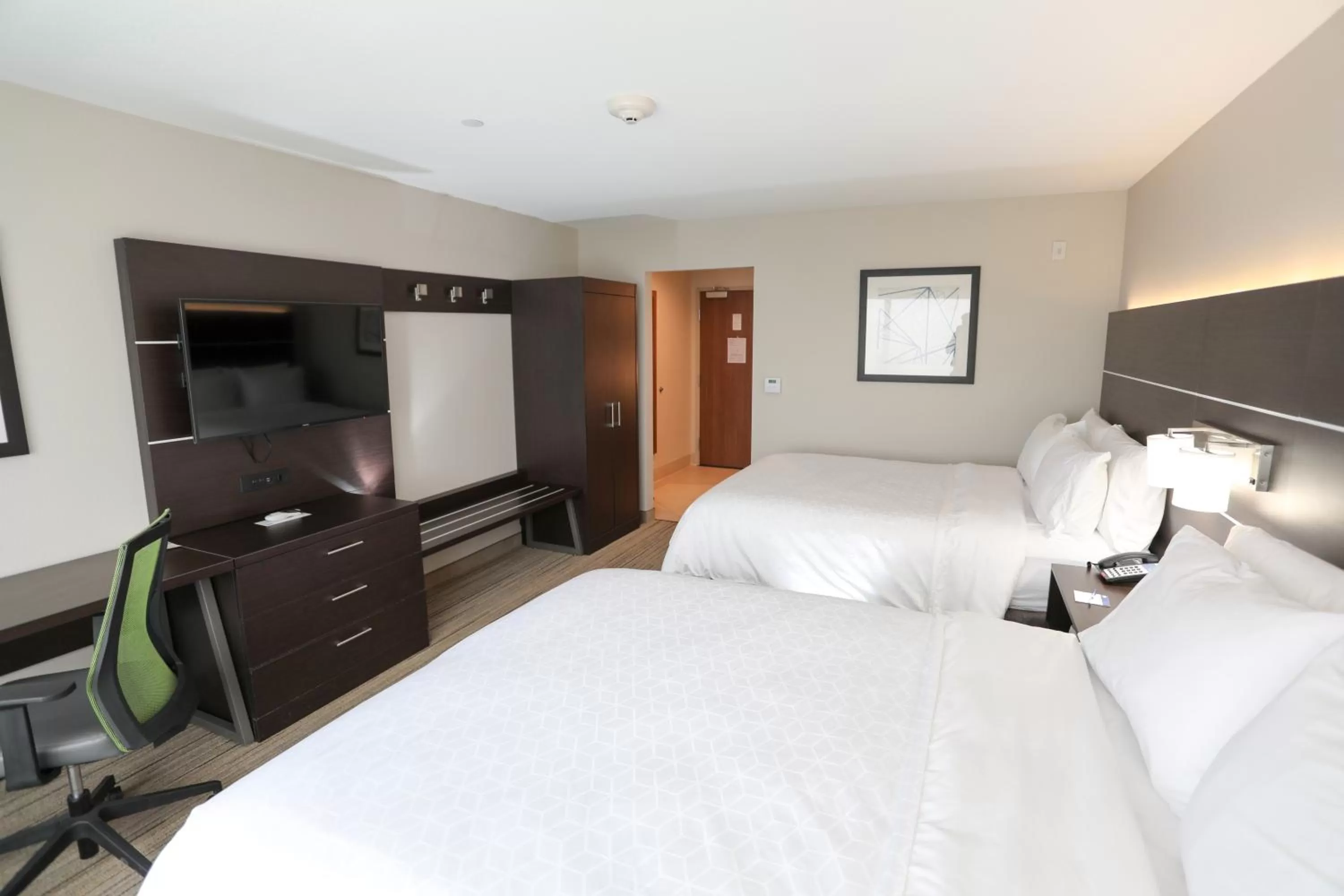 Bedroom, Bed in Holiday Inn Express & Suites - Forney by IHG