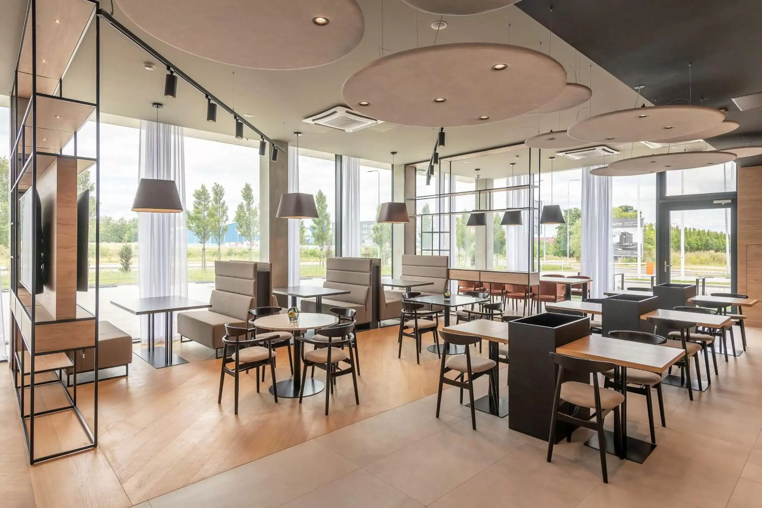 Restaurant/Places to Eat in Park Inn by Radisson Vilnius Airport Hotel & Business Centre