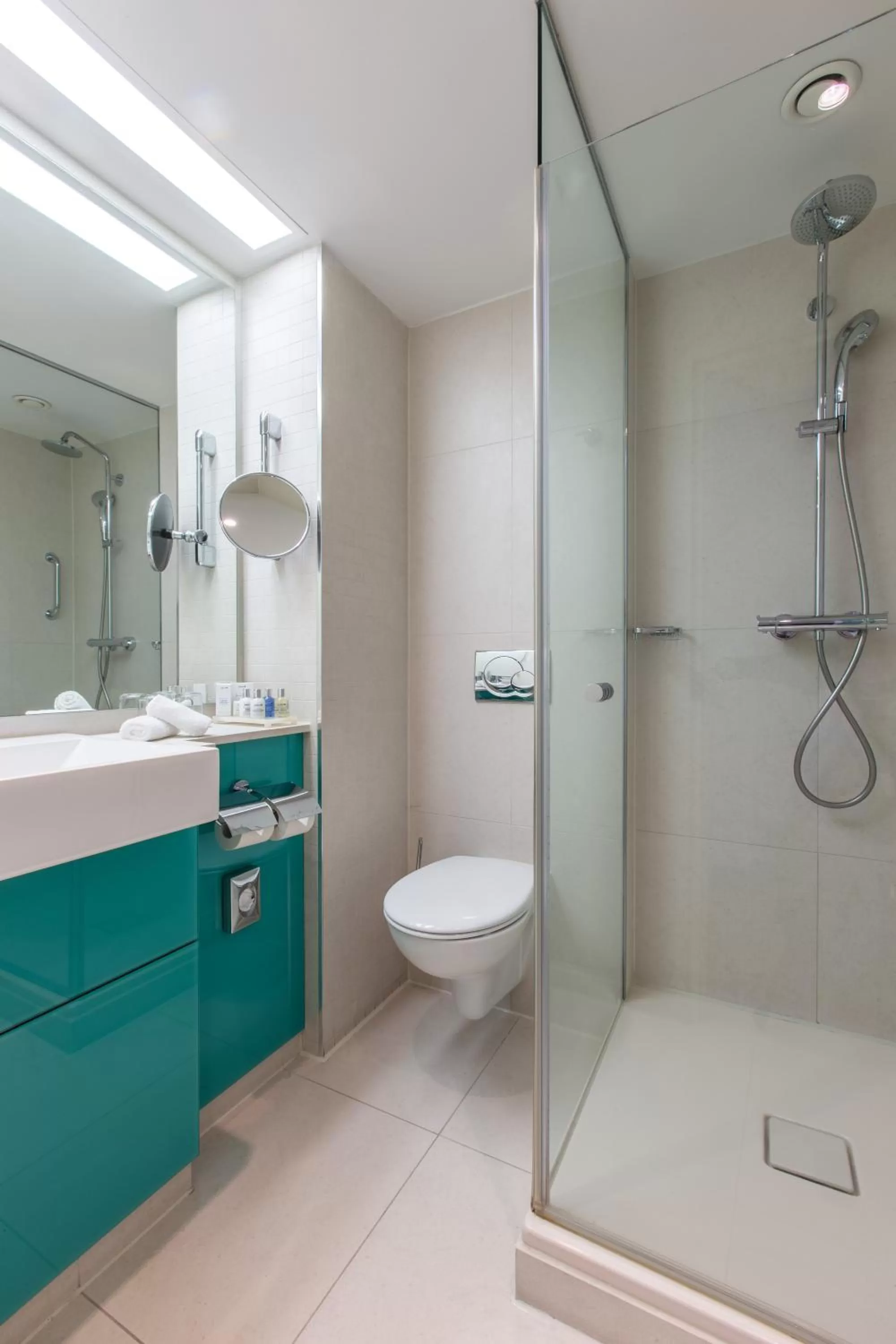 Shower in Radisson Blu Hotel, Hamburg