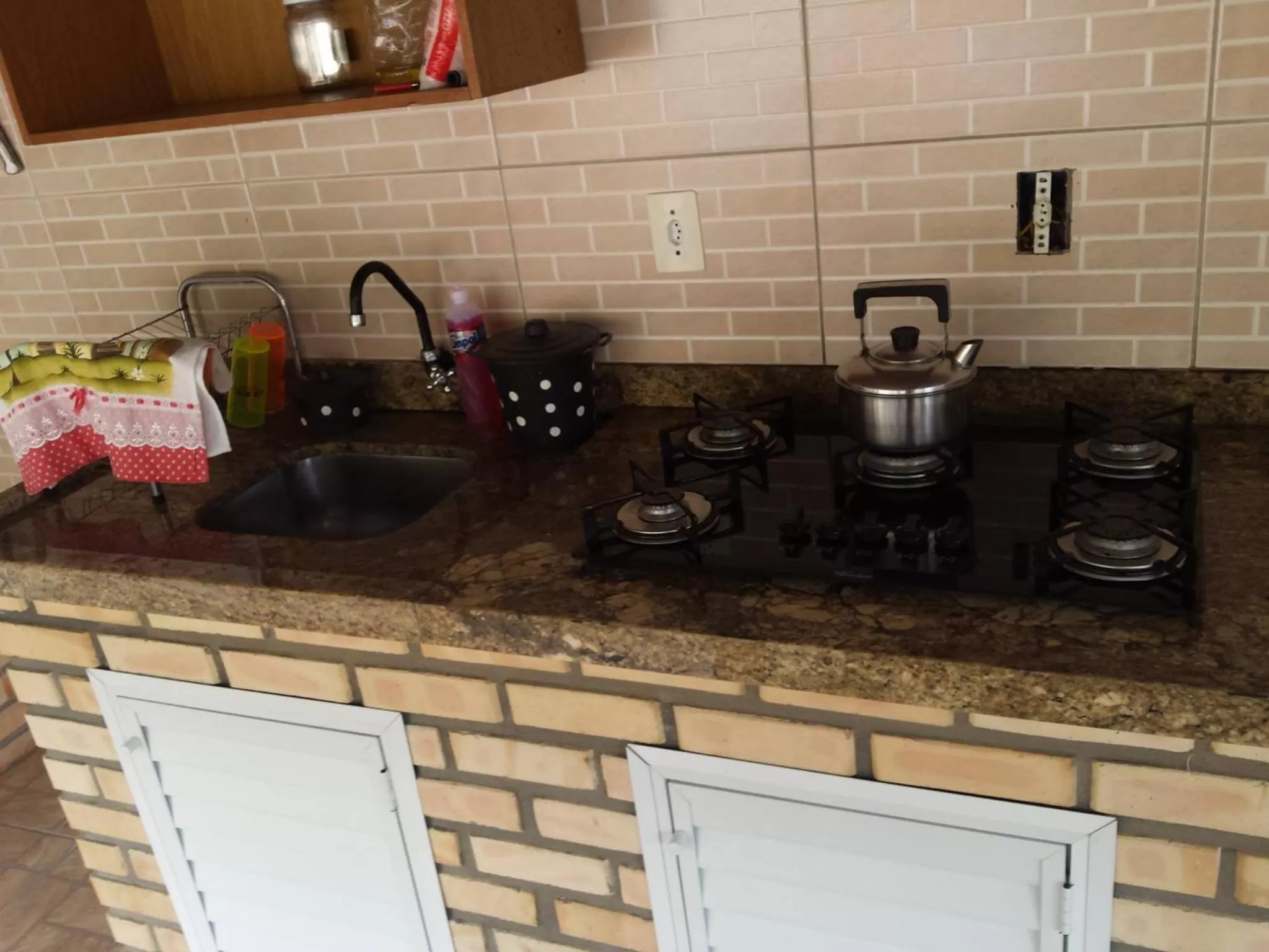 Communal kitchen, Kitchen/Kitchenette in Pousada Tio Tonho