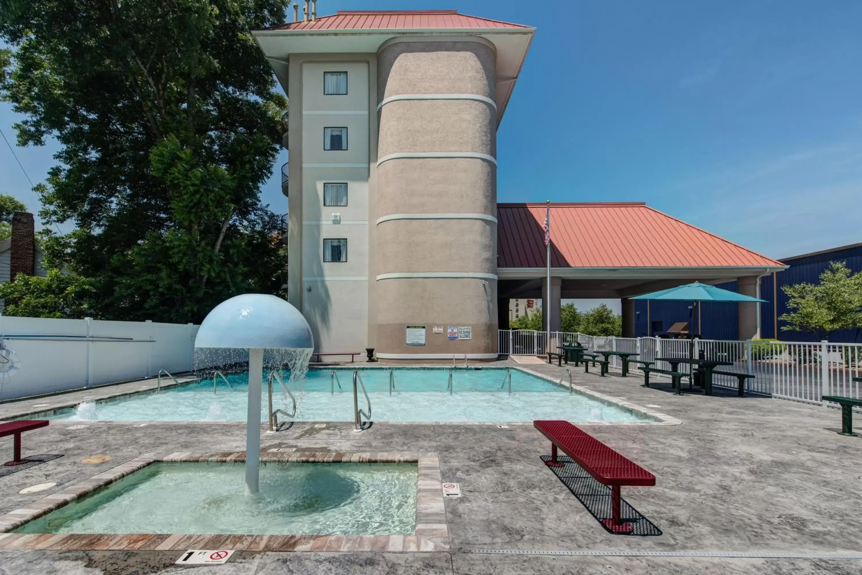 Swimming Pool in River Bend Inn - Pigeon Forge