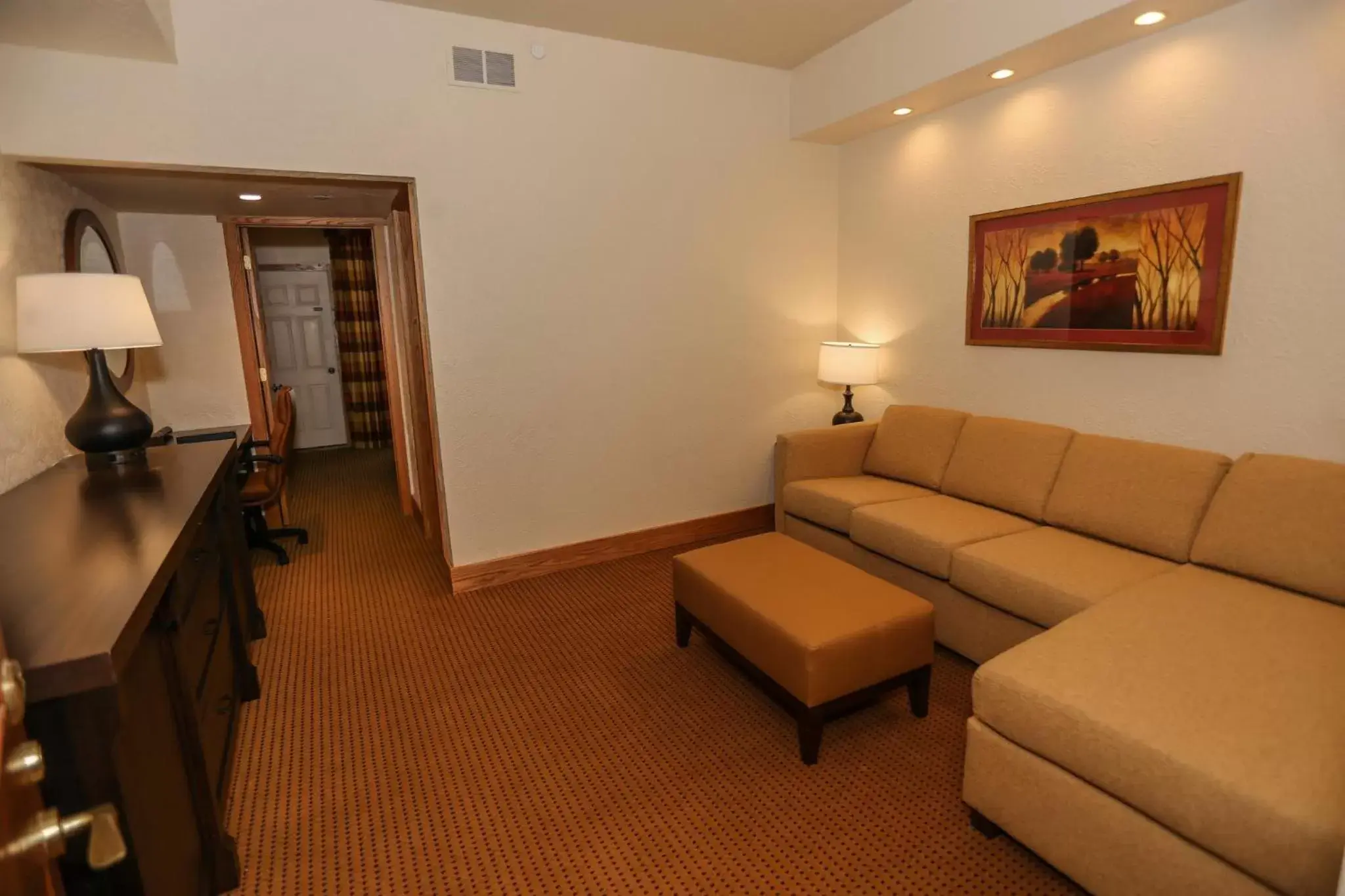Living room, Seating Area in Slopeside Hotel by Seven Springs Resort