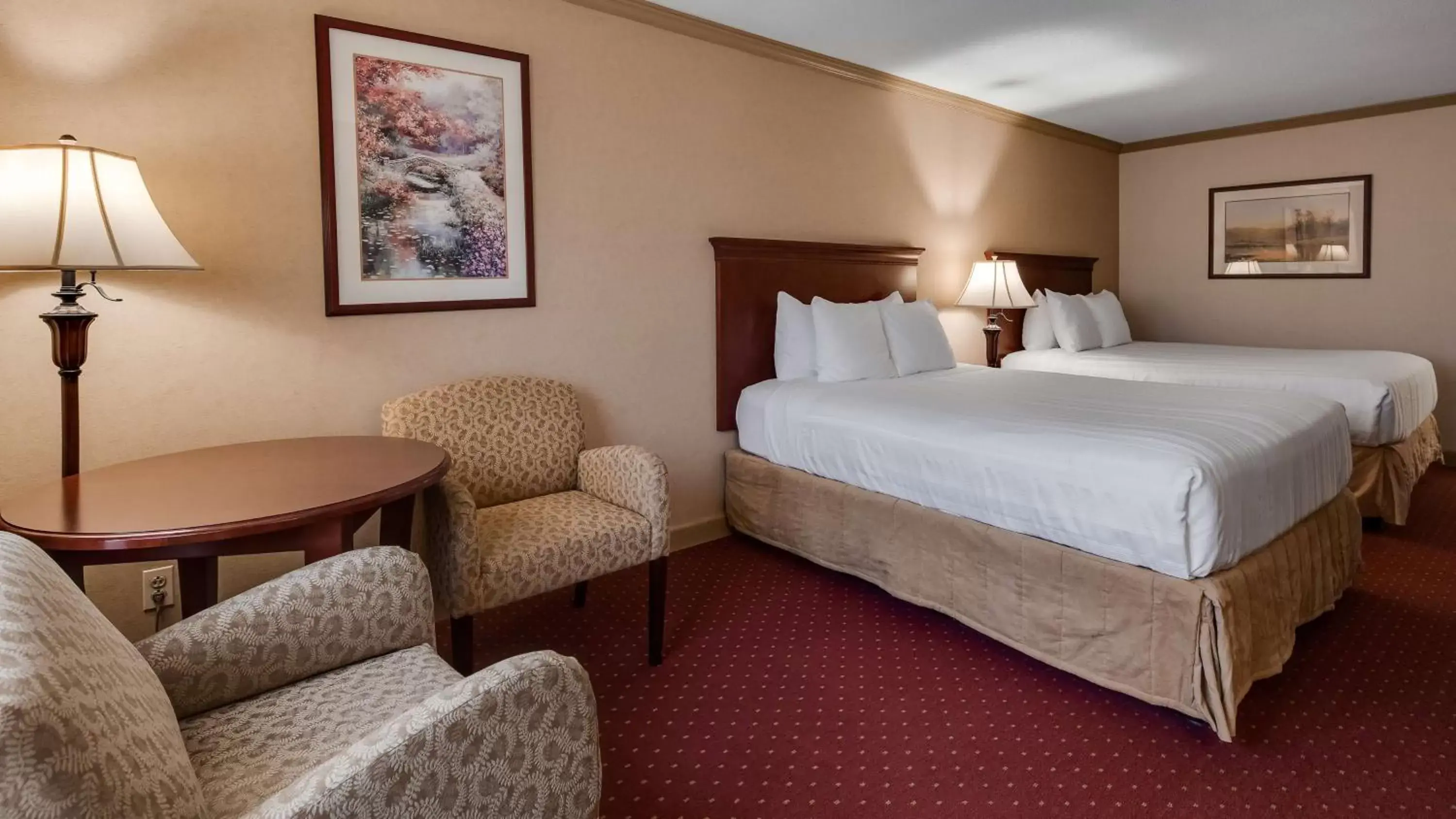 Photo of the whole room, Bed in Best Western PLUS Morristown Inn