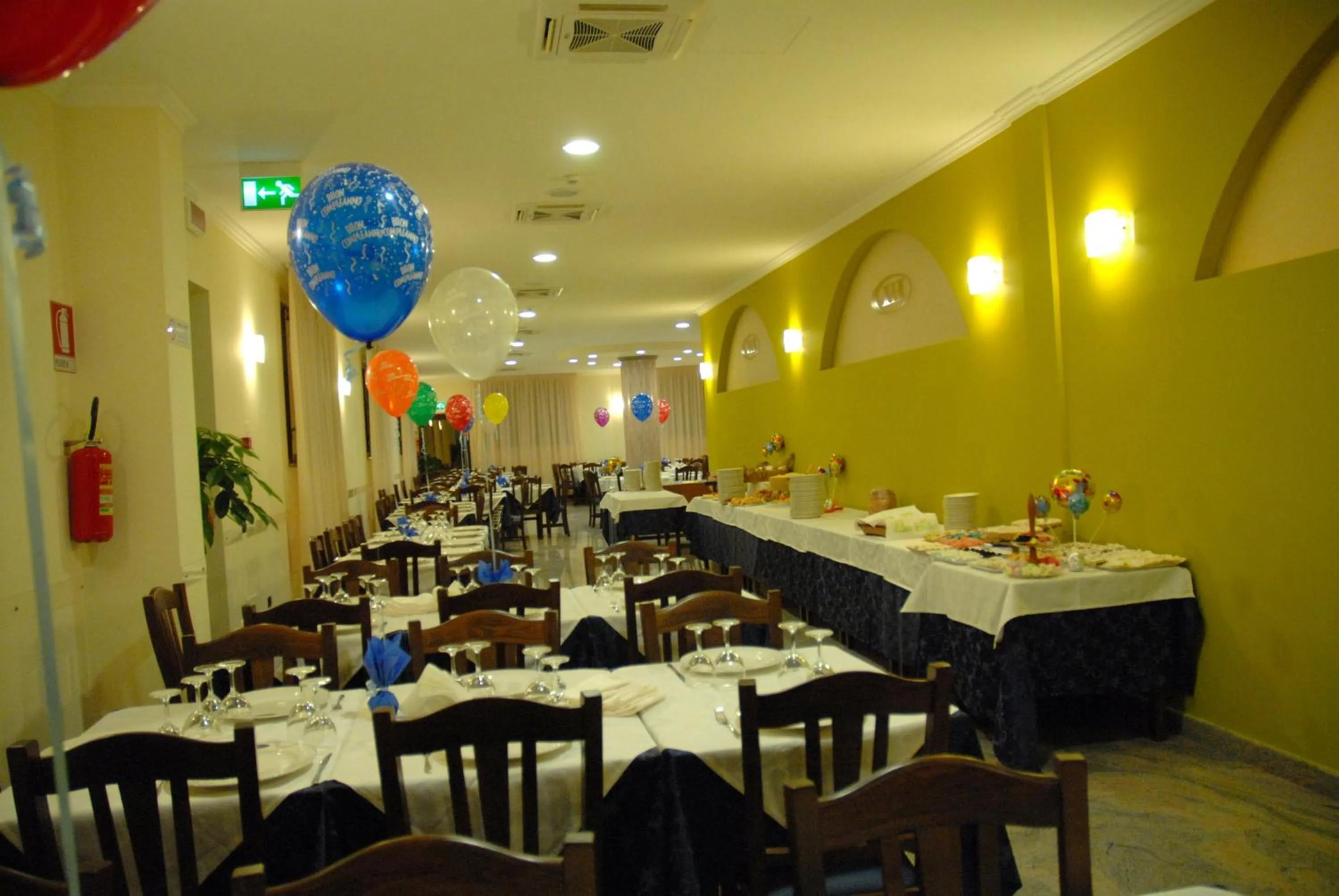 Restaurant/places to eat in Hotel Iacone