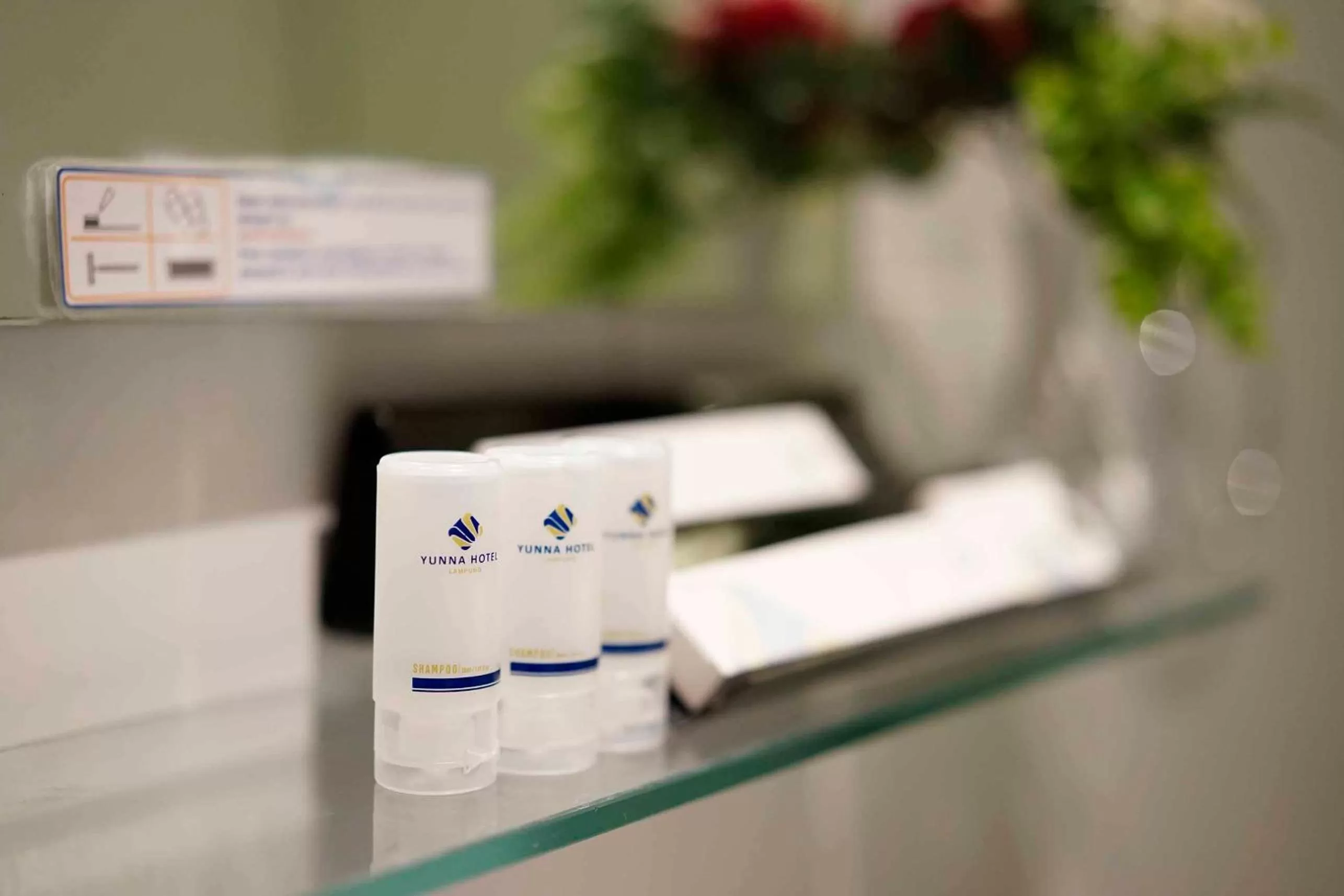 Toilet in Yunna Hotel Lampung