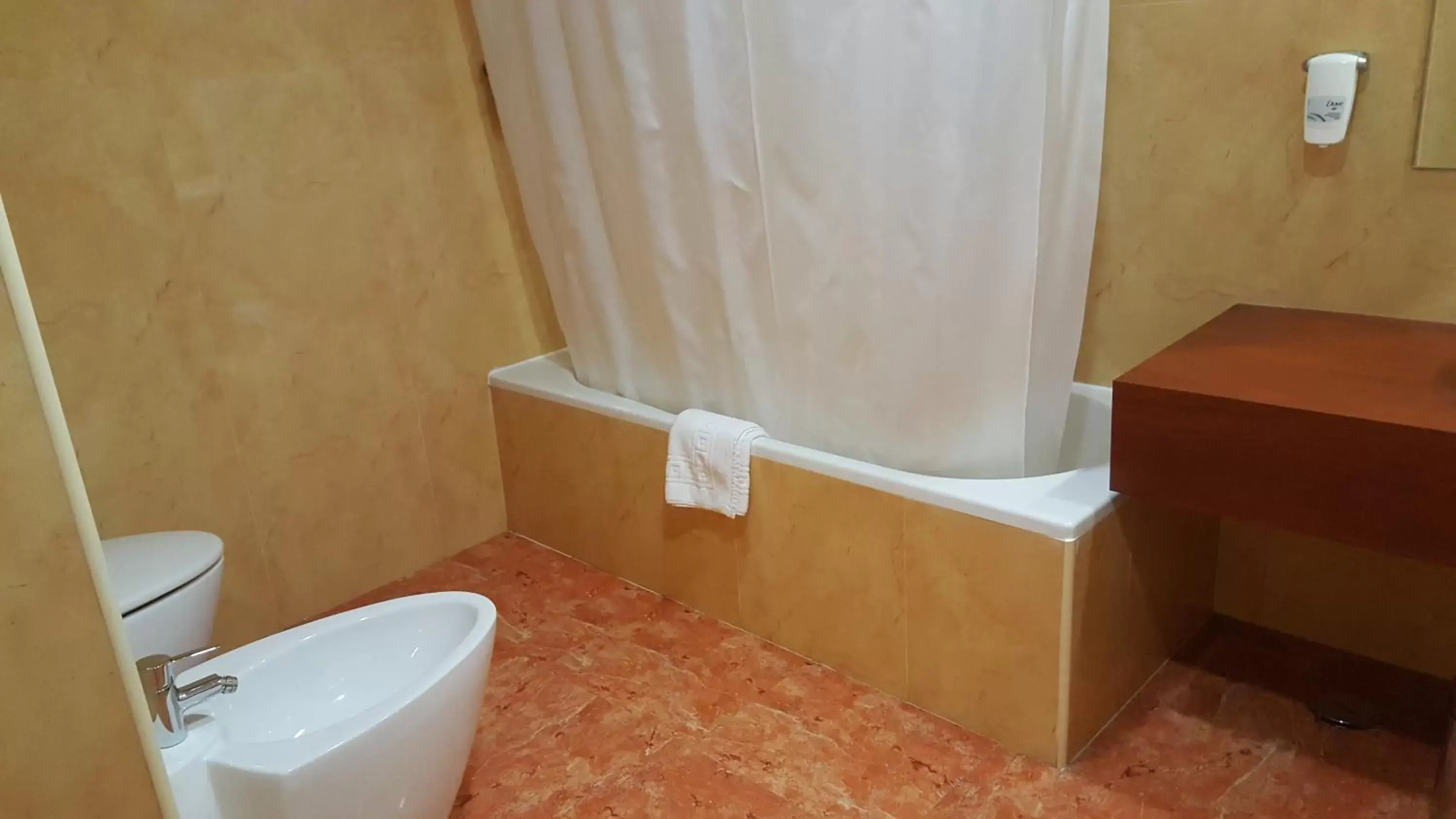 Bathroom in Leziria Parque Hotel