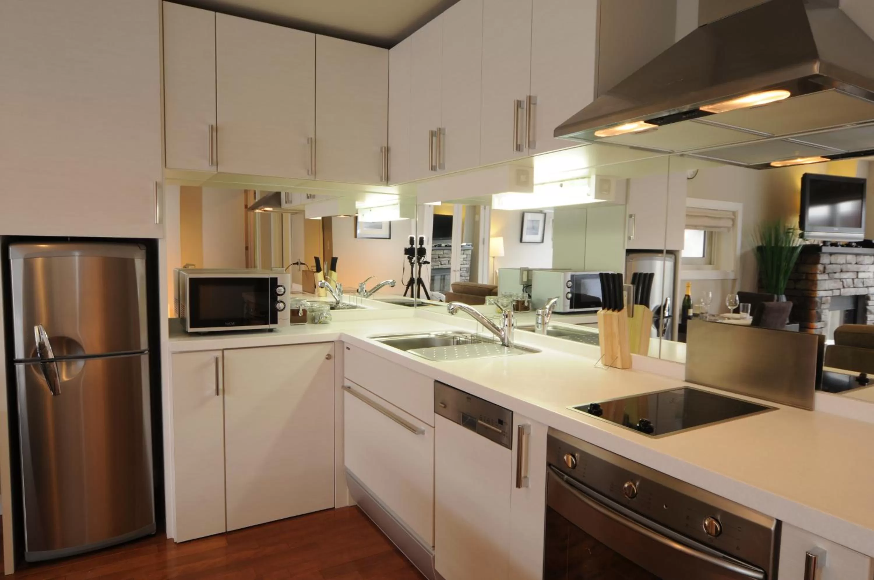 Kitchen or kitchenette in Fresh Powder Accommodation