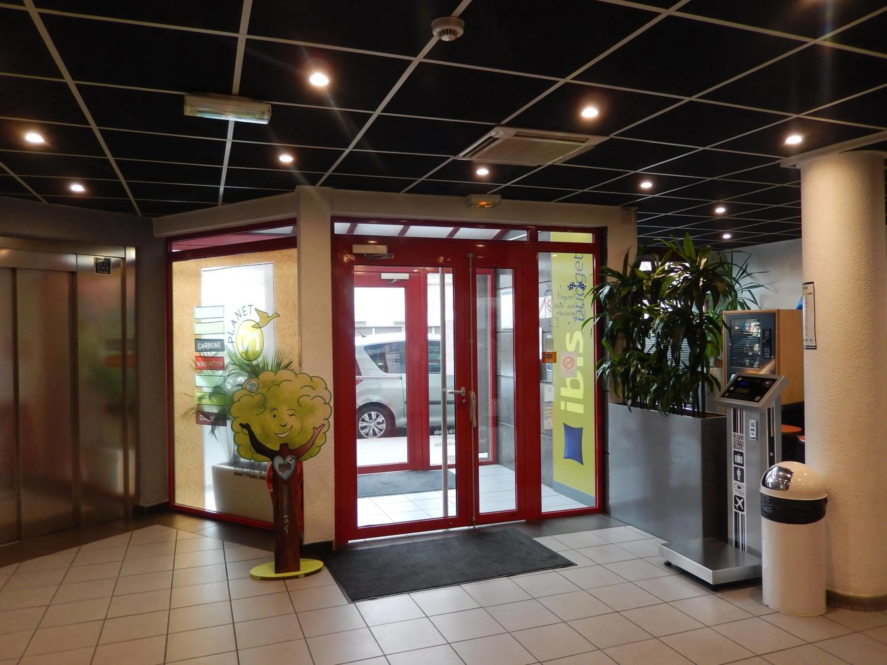 Lobby or reception in ibis budget Paris Porte d'Italie Est