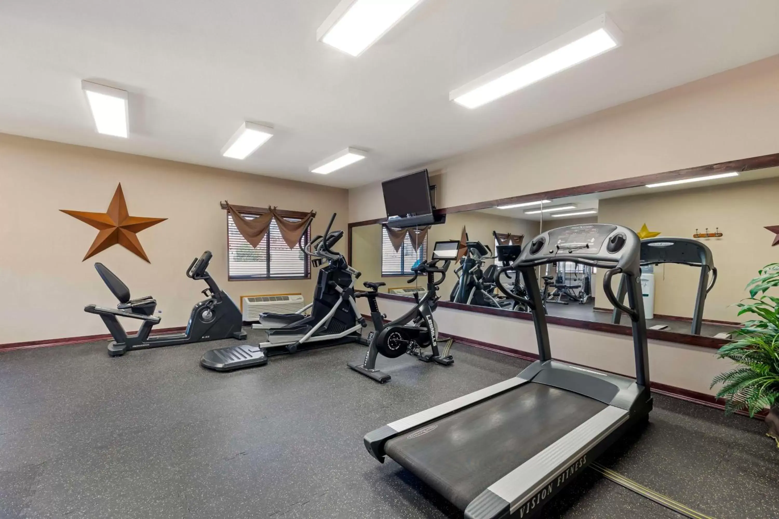 Fitness centre/facilities in Best Western Plus Country Inn & Suites Fitness centre/facilities in Best Western Plus Country Inn & Suites