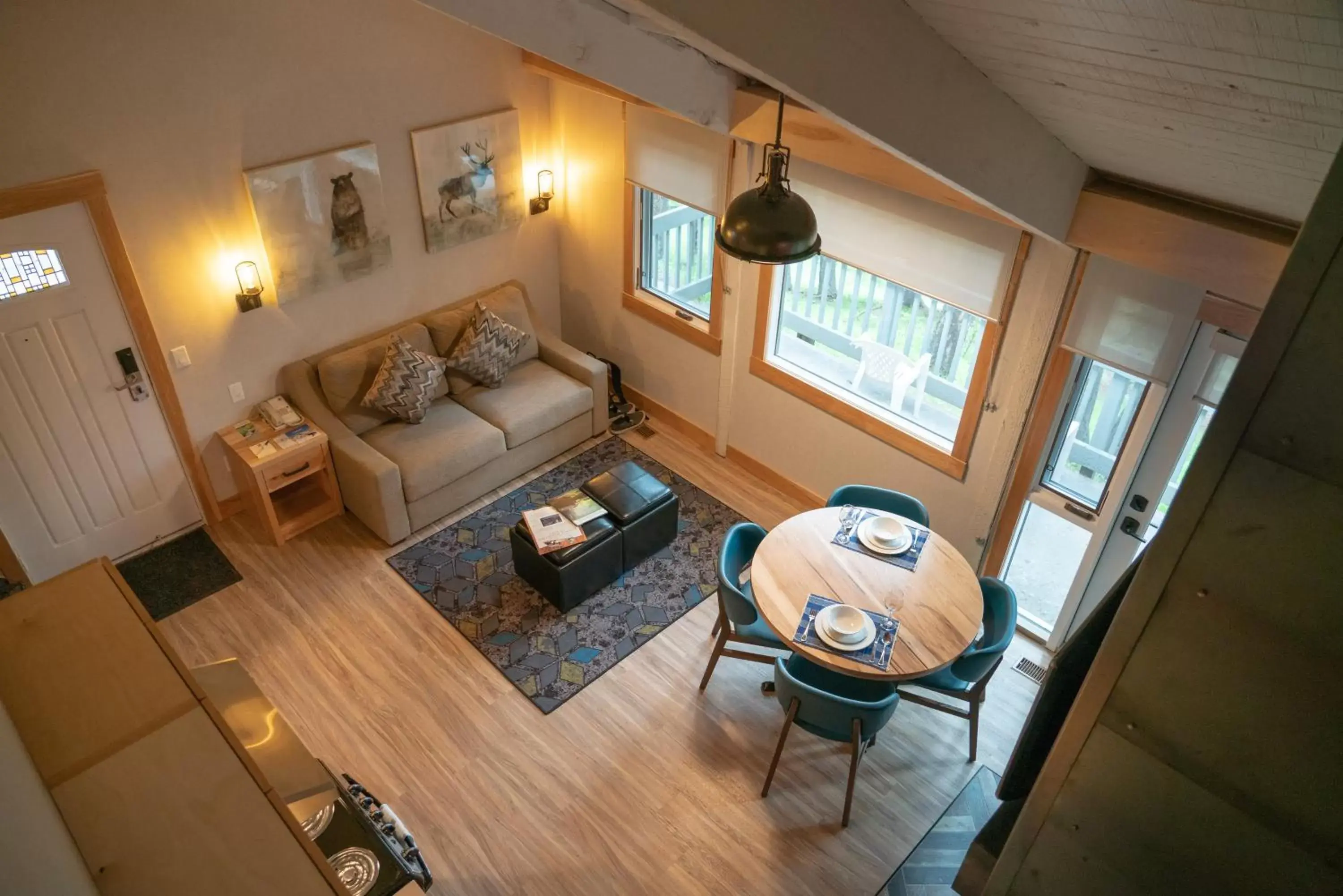 Living room, Seating Area in Tunnel Mountain Resort