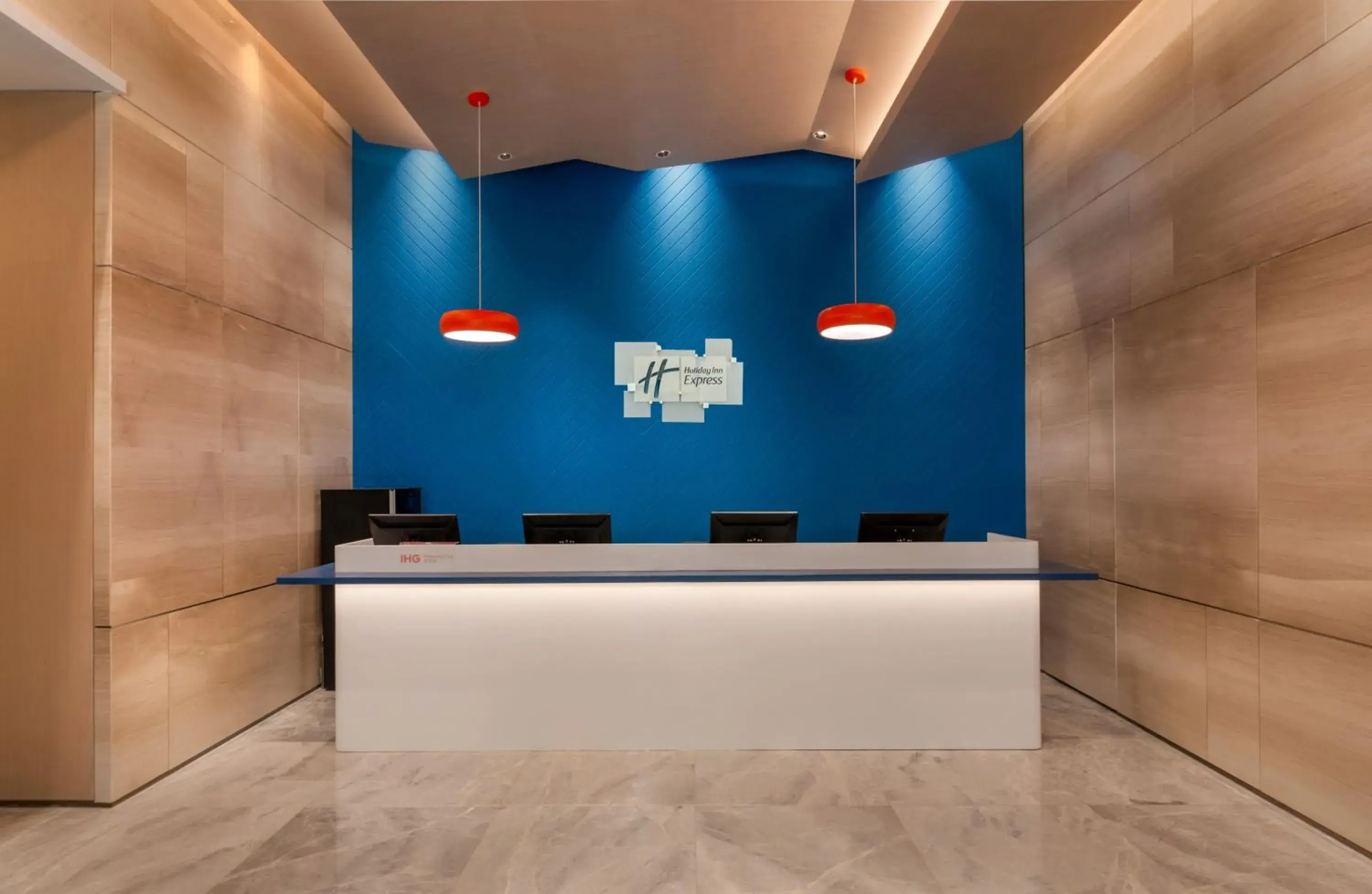 Property building, Lobby/Reception in Holiday Inn Express Linyi North New District, an IHG Hotel