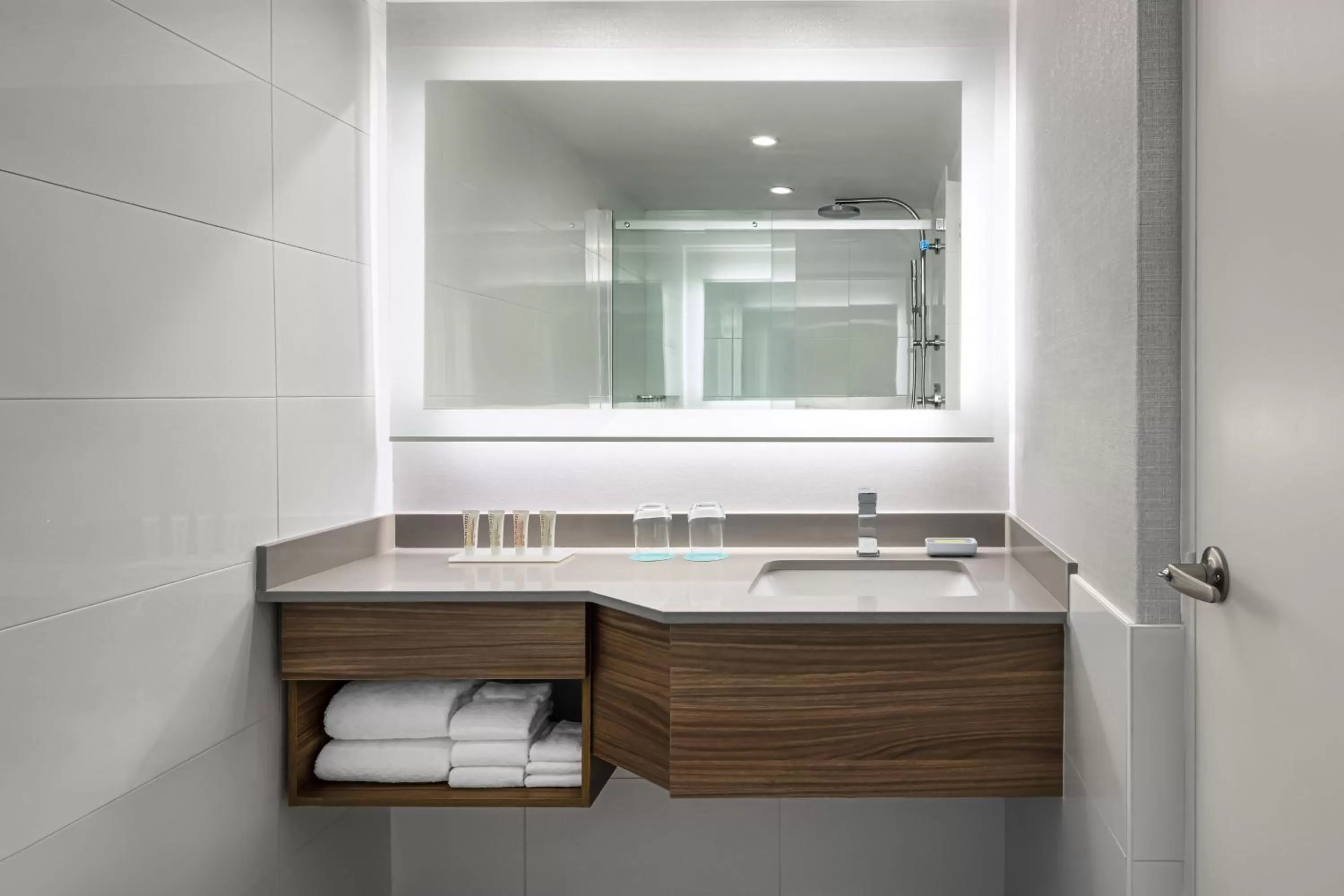 Bathroom in SENS Høtel