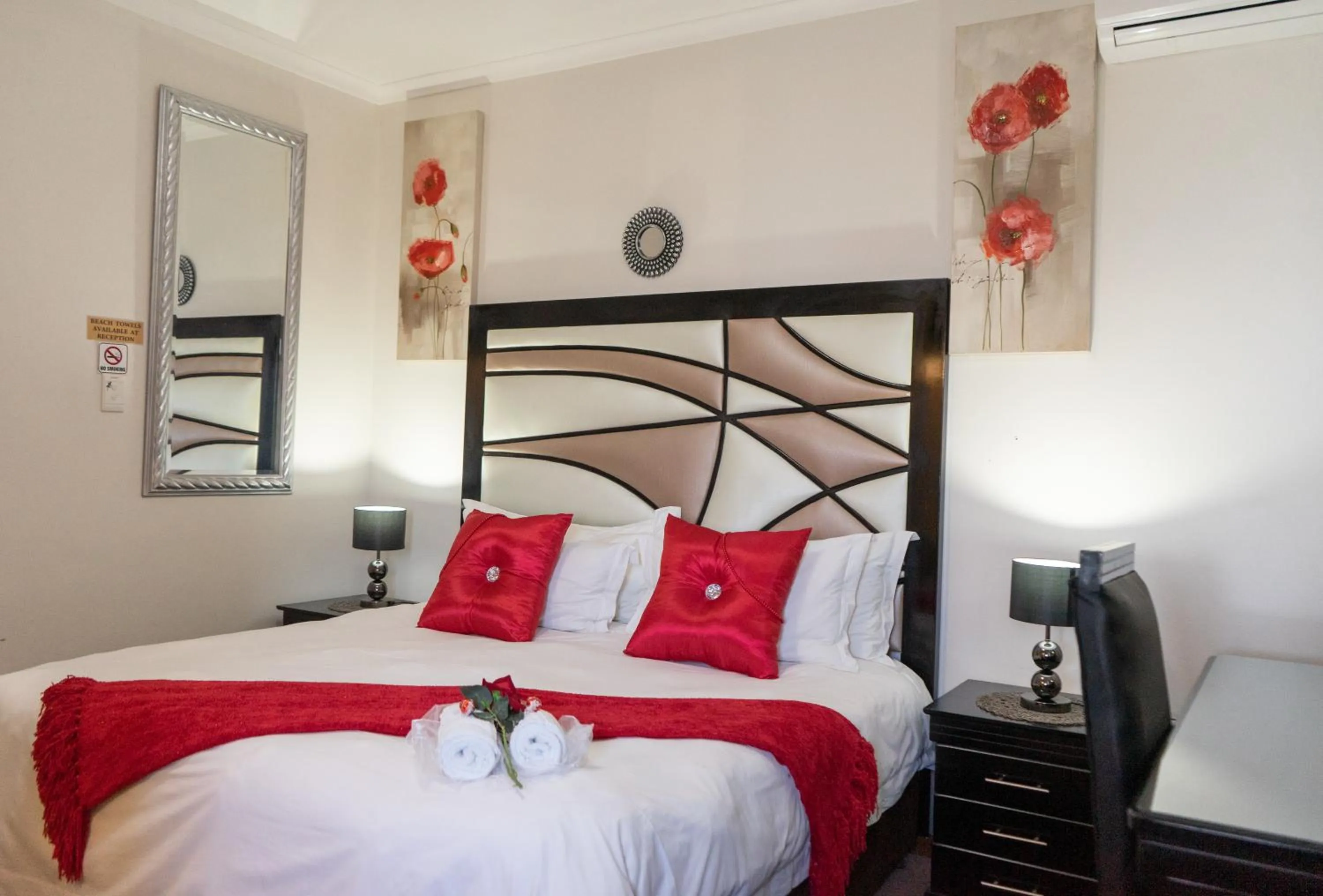 Bed in Bar-t-nique Guest House